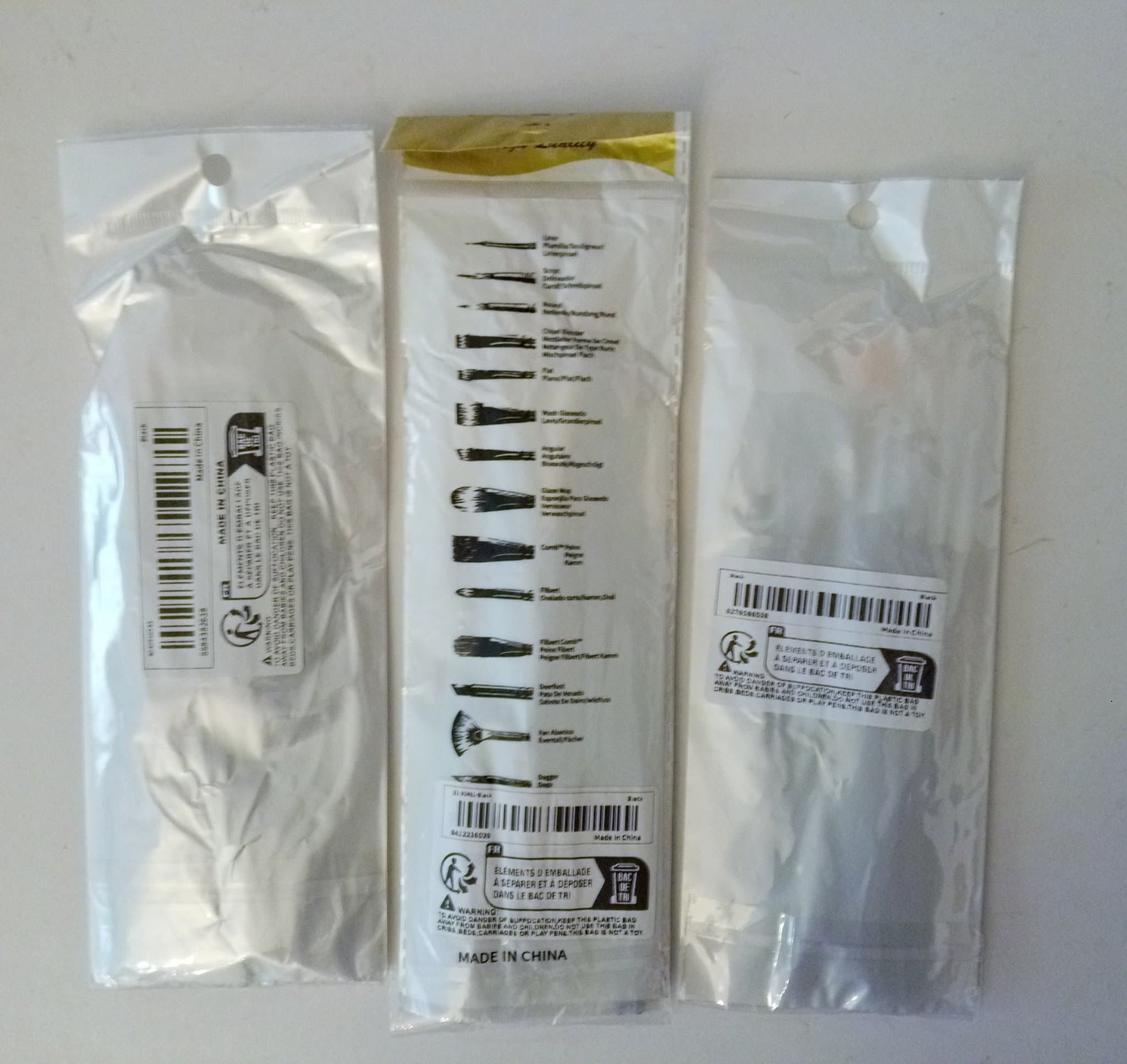 TRE SET PENSLAR FÖR MÅLERI - OLJA AKRYL AKVARELL - HELT NYA - TOTALT 40 STYCKEN