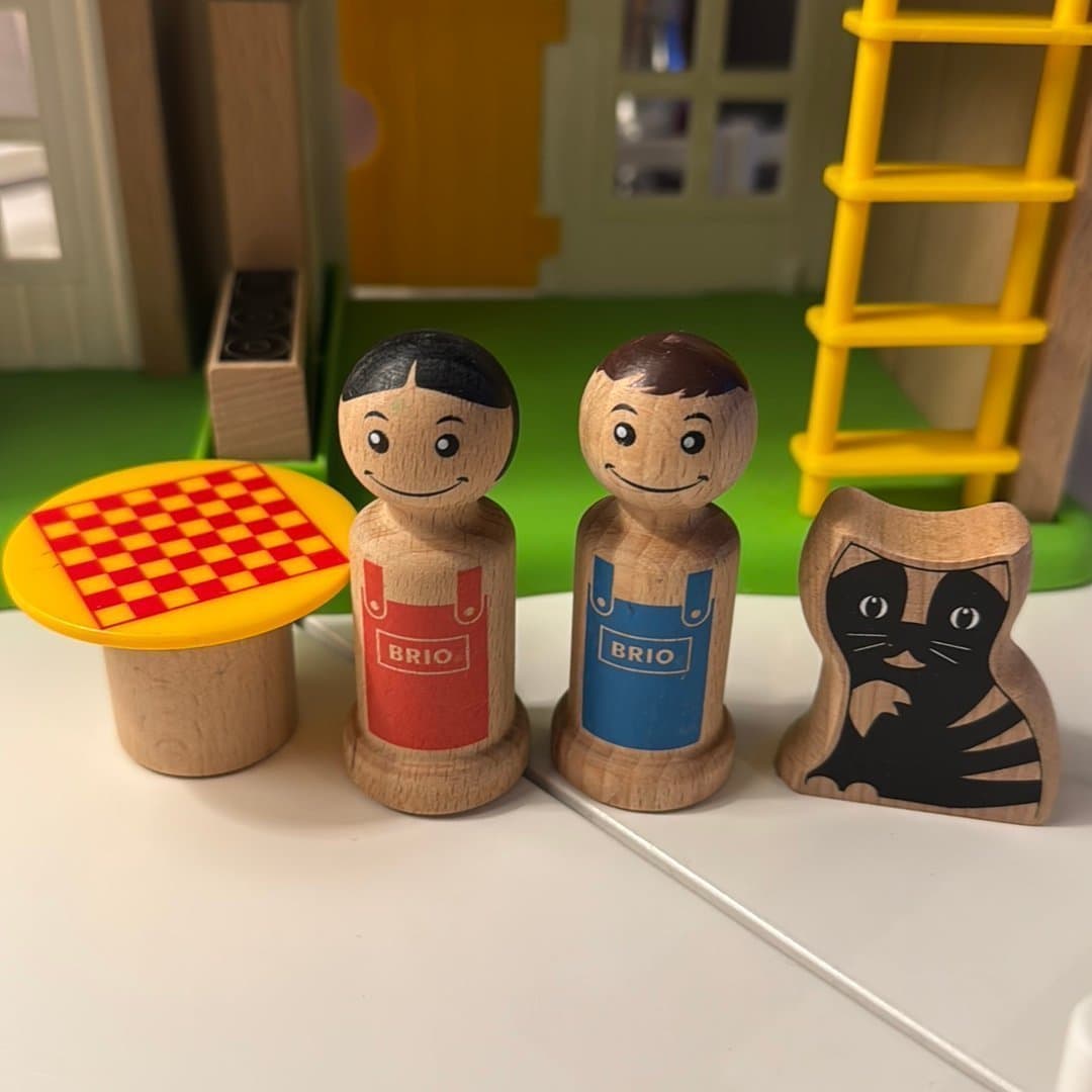 Nyskick! BRIO My Home Town 30313 Hus på landet träleksaker bondgård