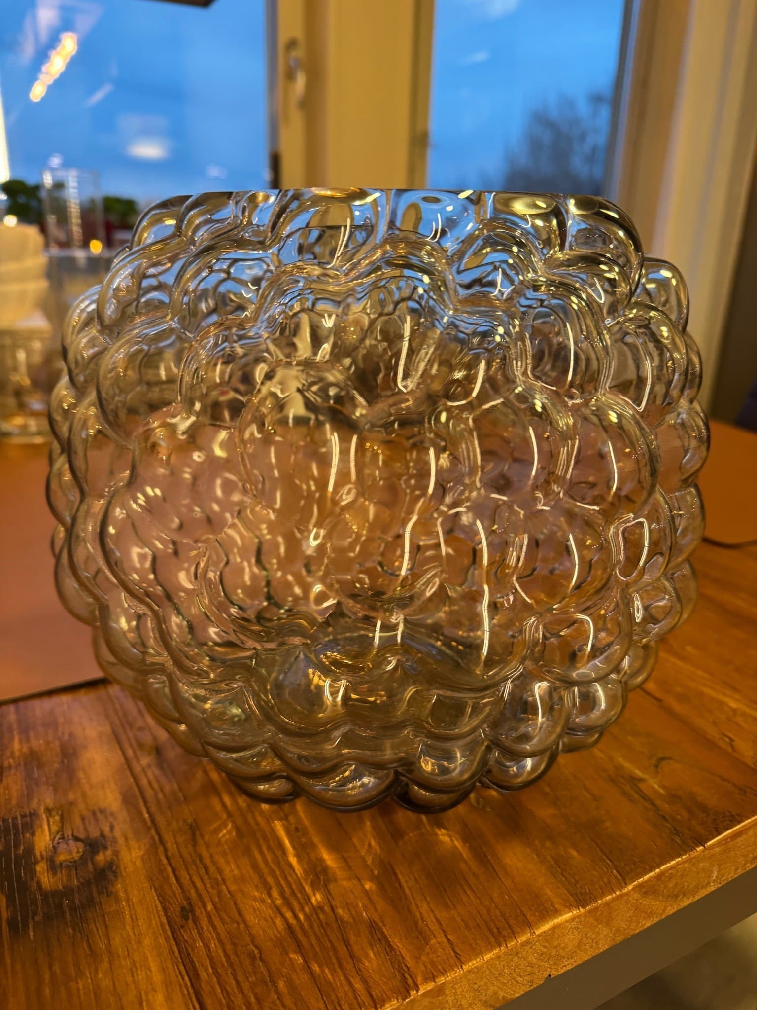 Kruka i glas, transparent/rökig Mio