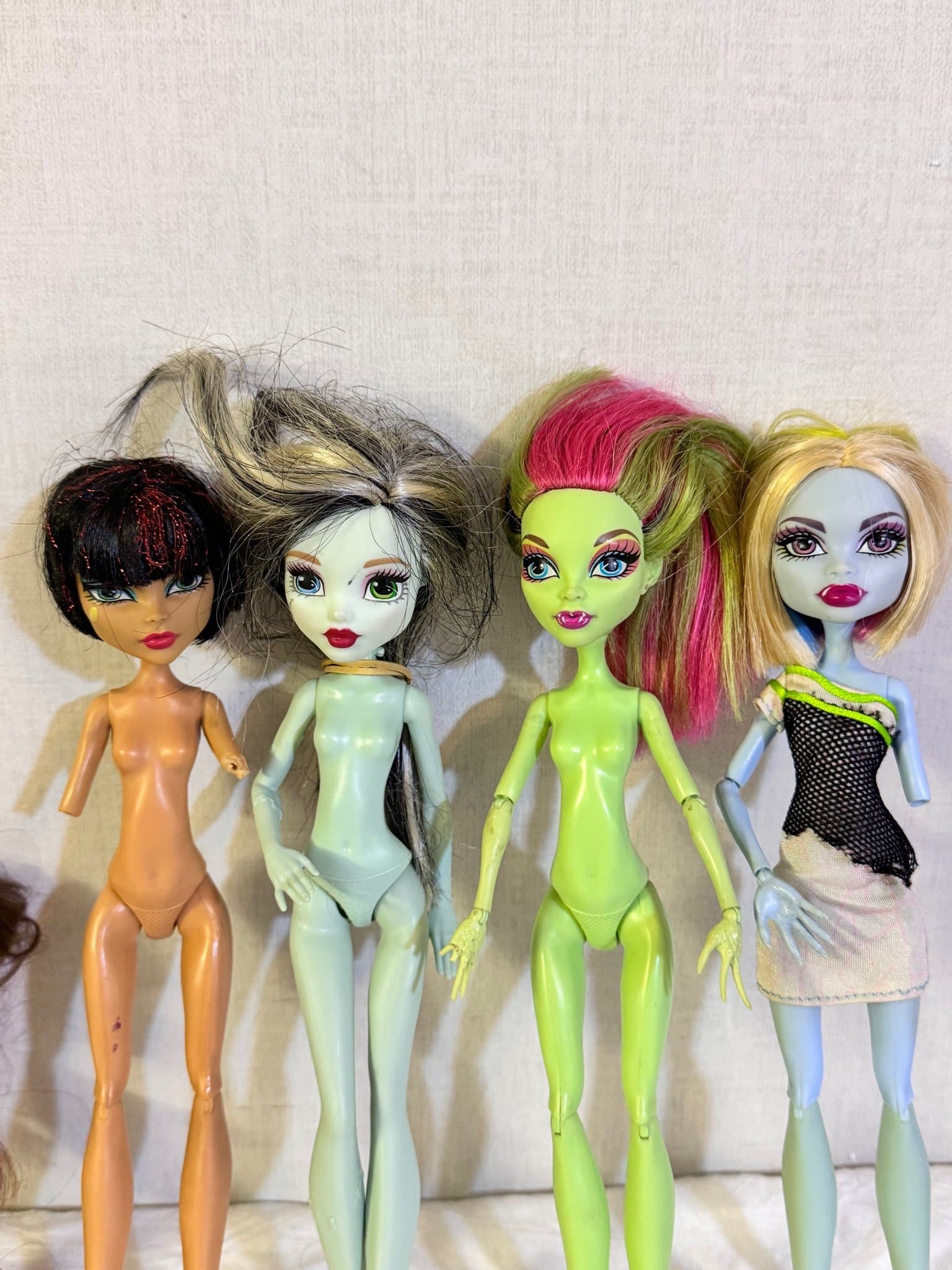 Monster High och Bratz dockor