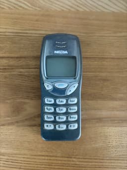 Original Nokia 3210 – ikonisk klassiker – otestad