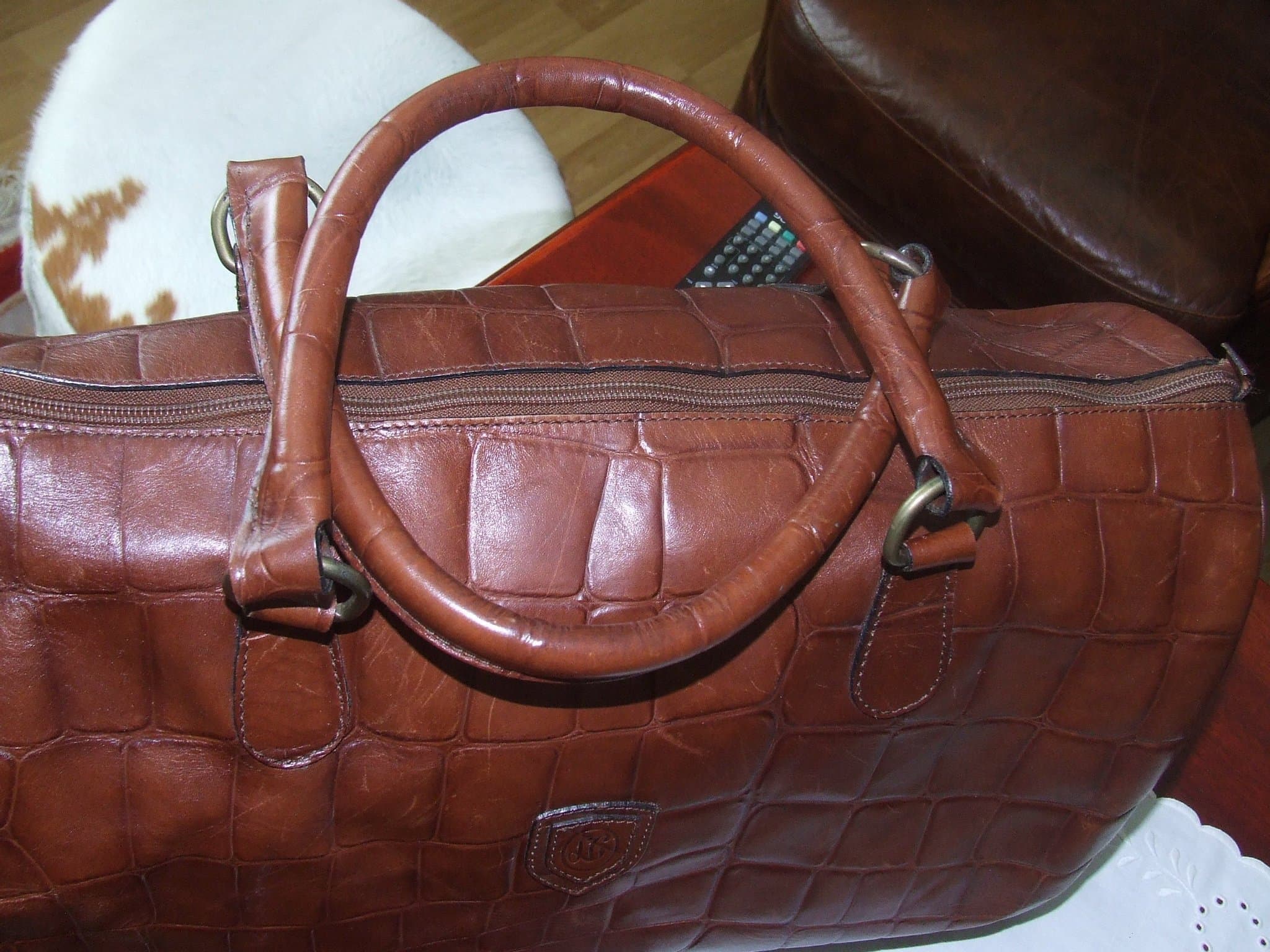 WEEKENDVÄSKA i ÄKTA SKINN - BRUN med VACKRA DETALJER