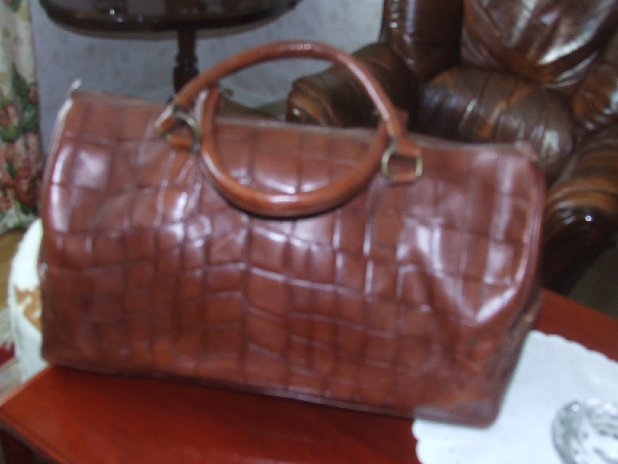 WEEKENDVÄSKA i ÄKTA SKINN - BRUN med VACKRA DETALJER