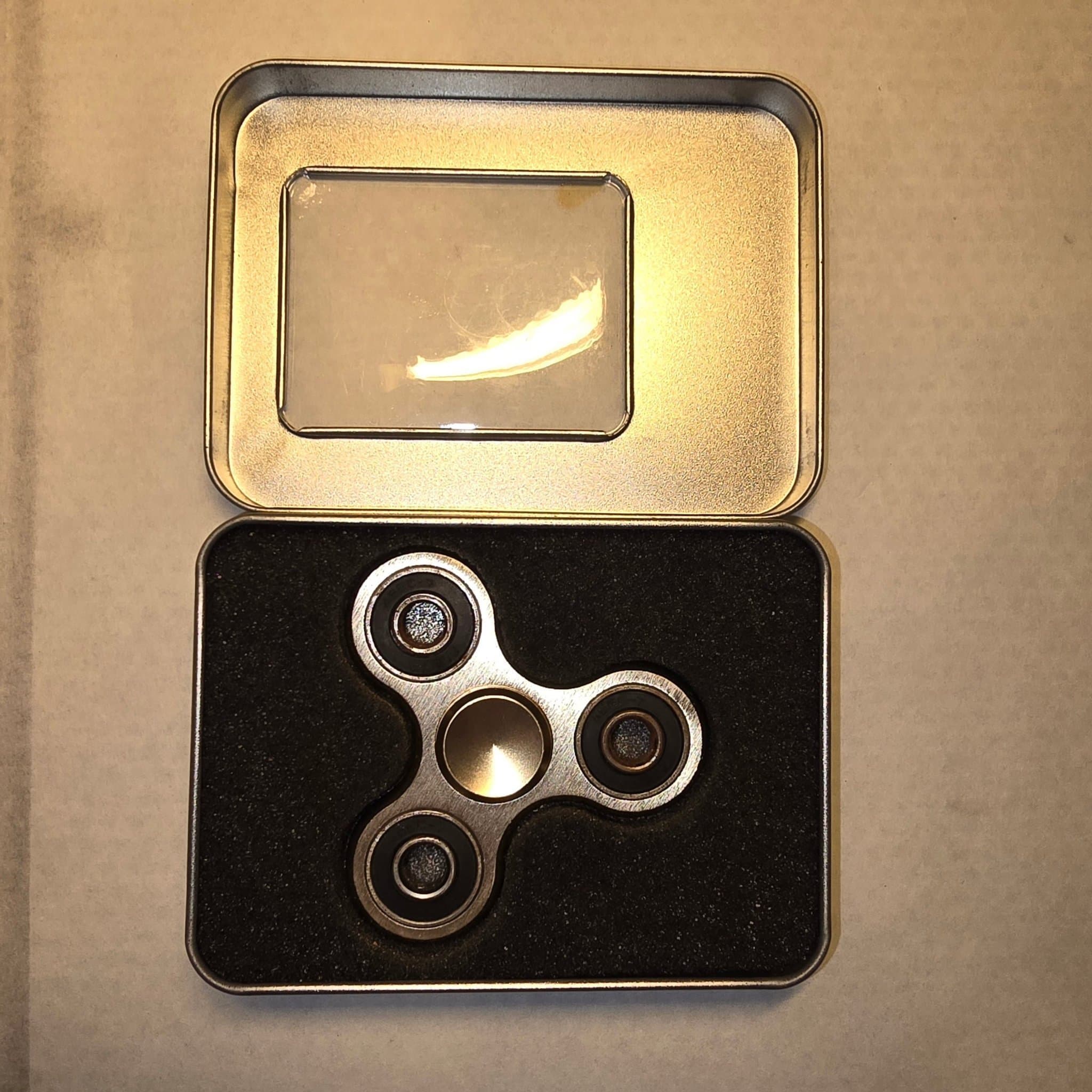 Vintage Fidget Spinner i Guld med Förvaringslåda ~ guldfärgad