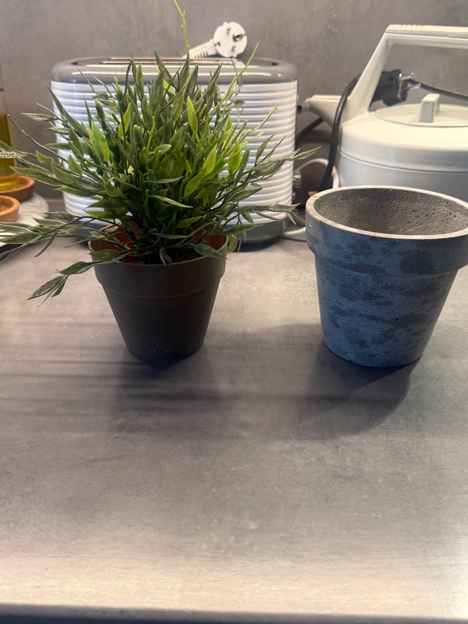 Konstgjord växt i kruka