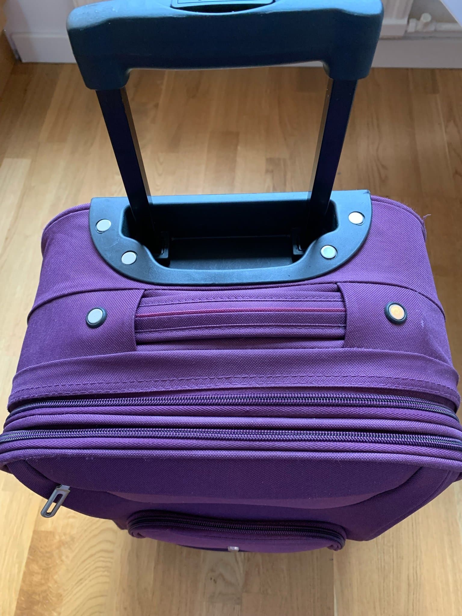 Cantoni resväska, 2 hjul, 50x35x23 cm (nyskick)