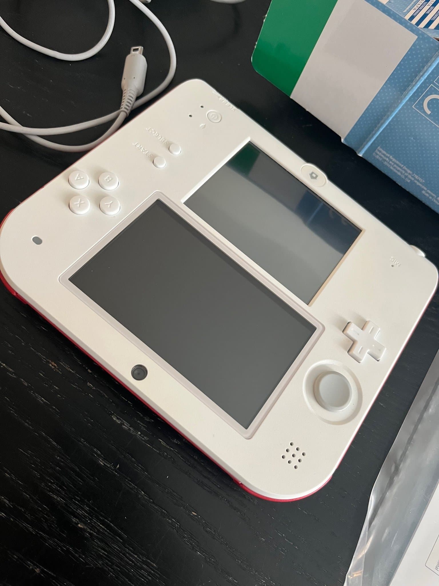 Nintendo 2DS Tomodachi Life Edition Vit + Röd