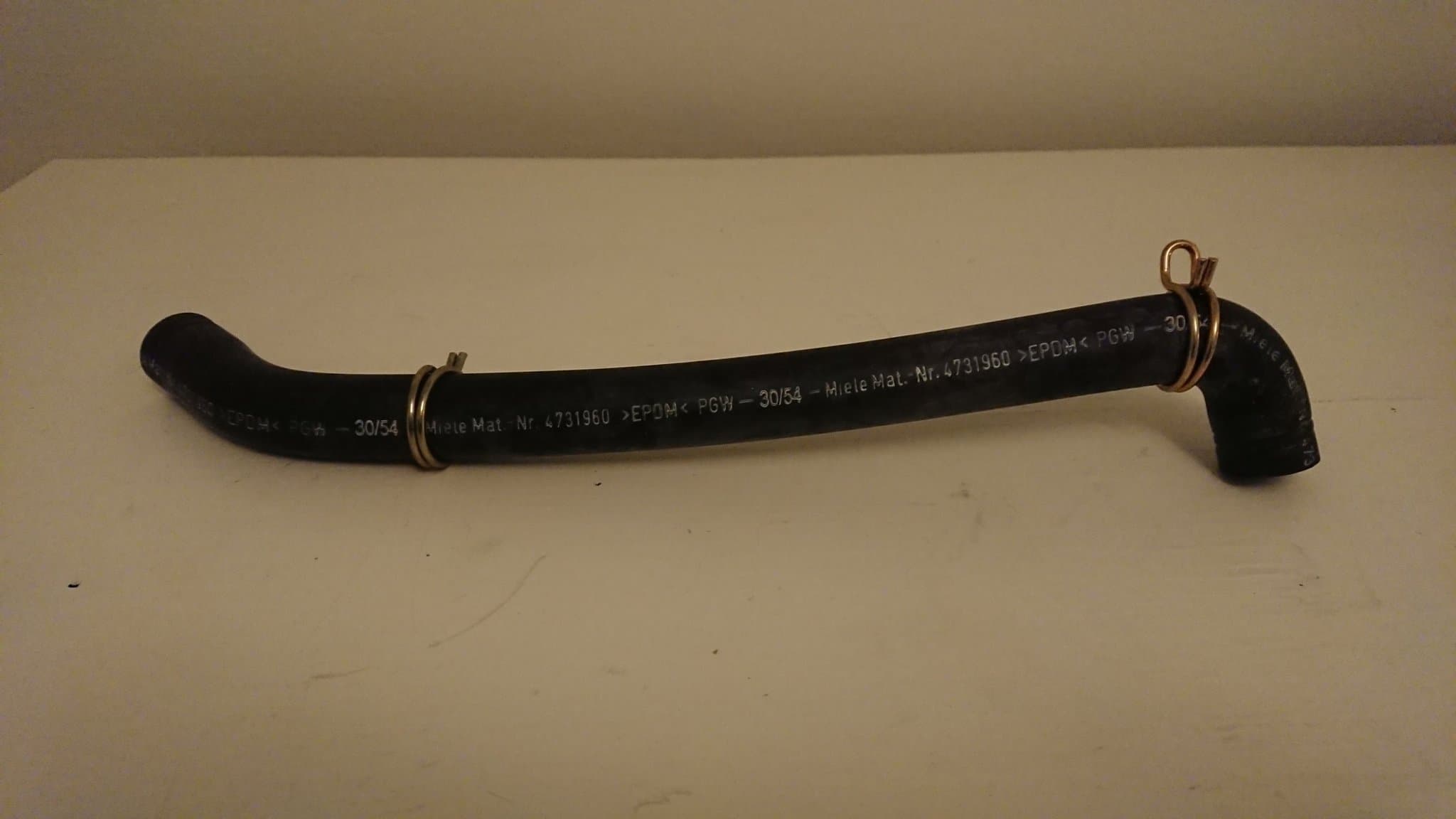 Miele tvättmaskin W2241 reservdelar delar slang från pump till utloppslåda