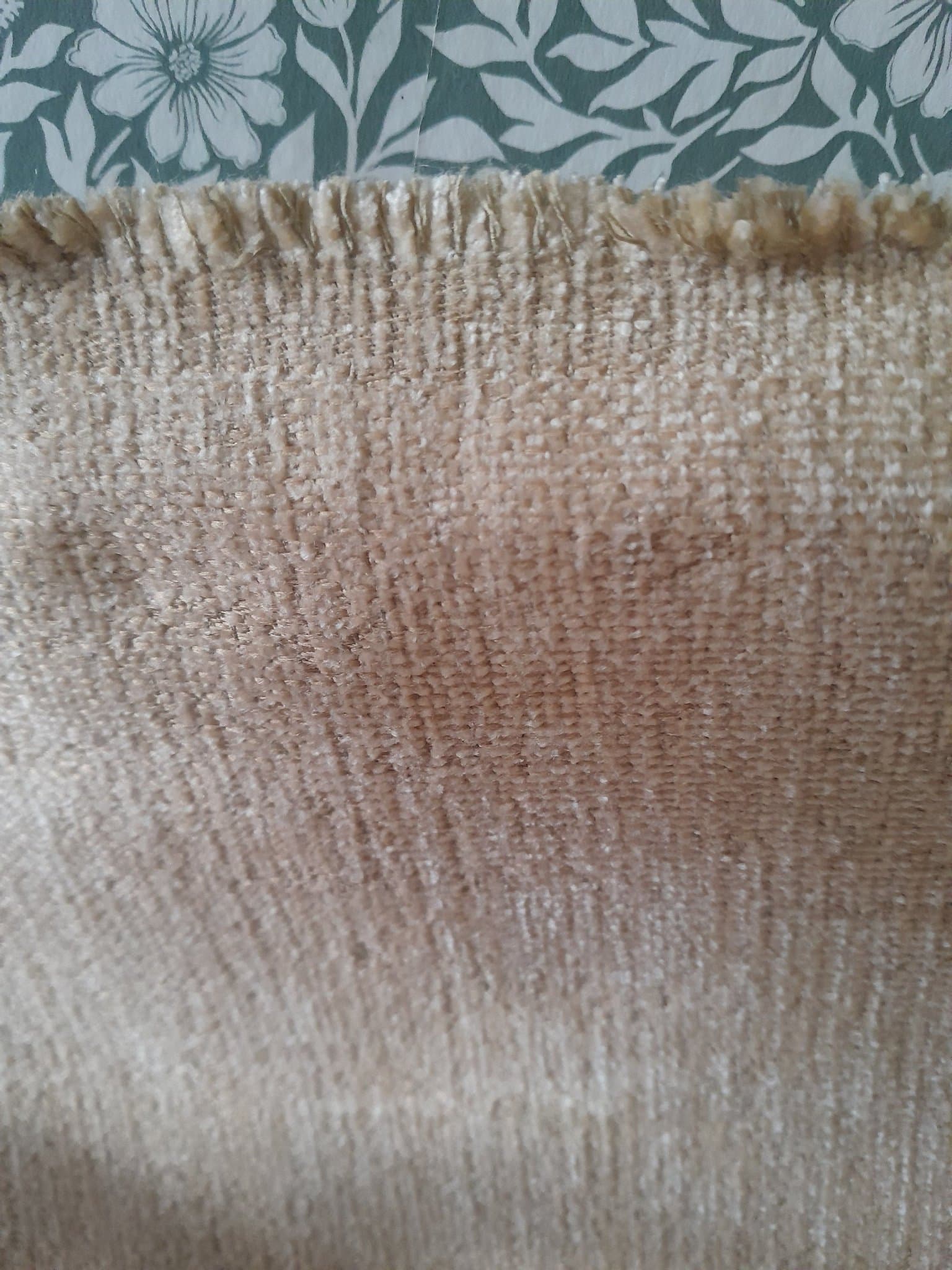 Oanvänt möbeltyg i fin kvalitet