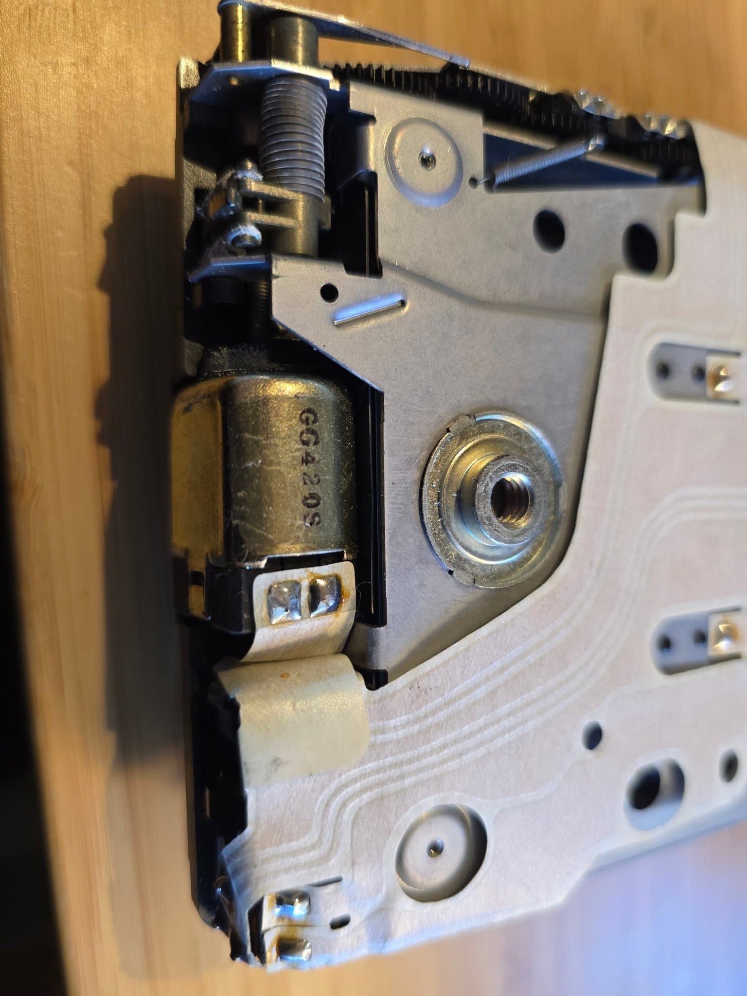 Polaroid SLR 680 – demonterad, för reservdelar eller projekt