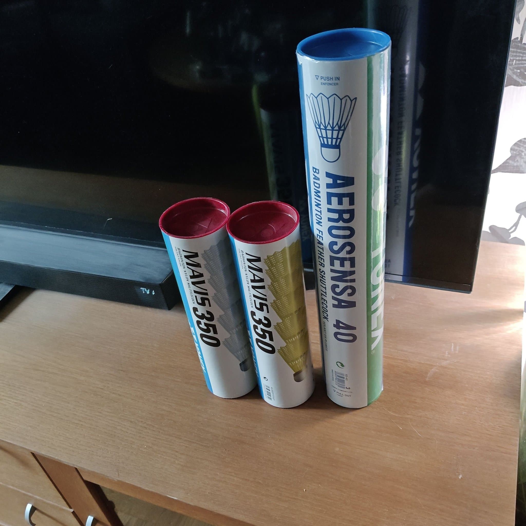 Badmintonbollar, 2 rör Mavis 350 och 1 rör Aerosensa 40