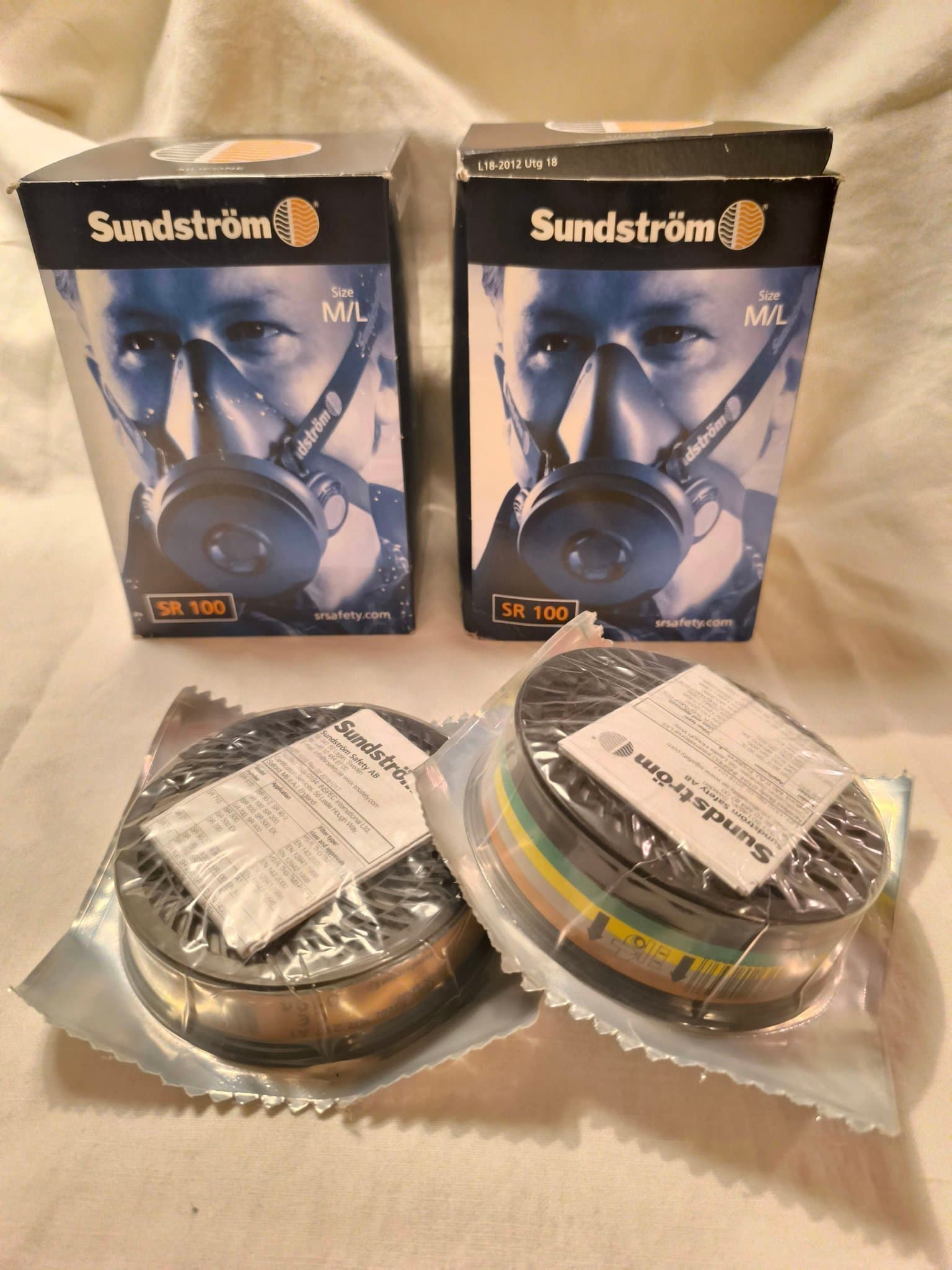 2 st Sundström SR 100 Halvmask och två filter! Oanvända! Läs annons.
