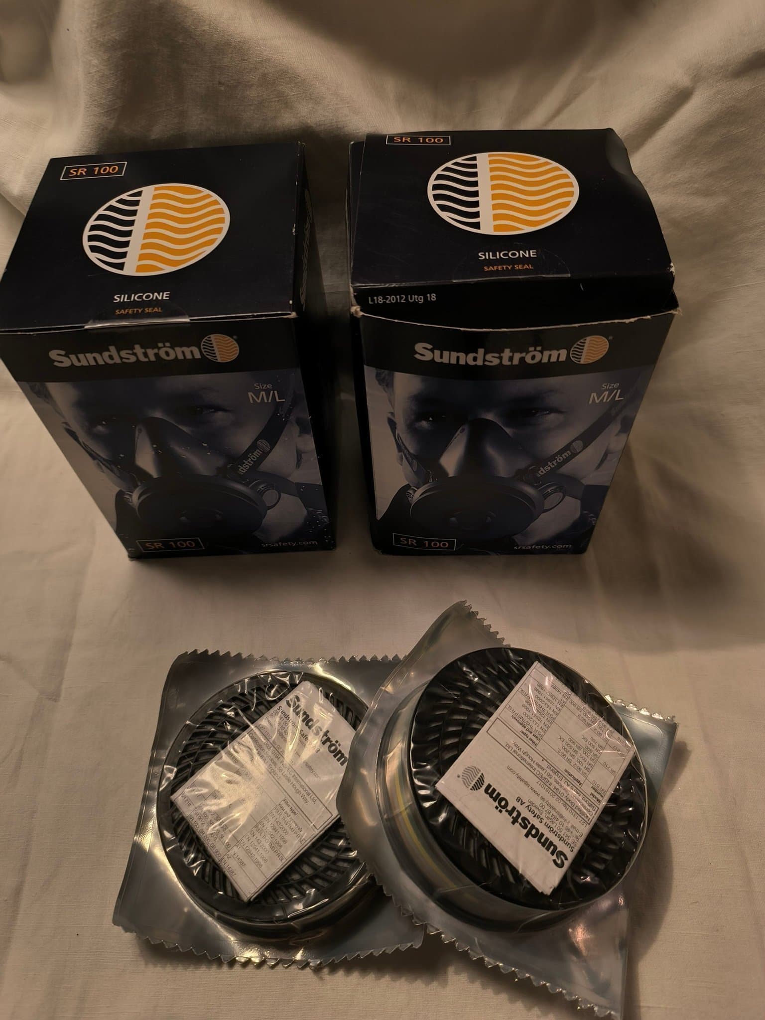 2 st Sundström SR 100 Halvmask och två filter! Oanvända! Läs annons.