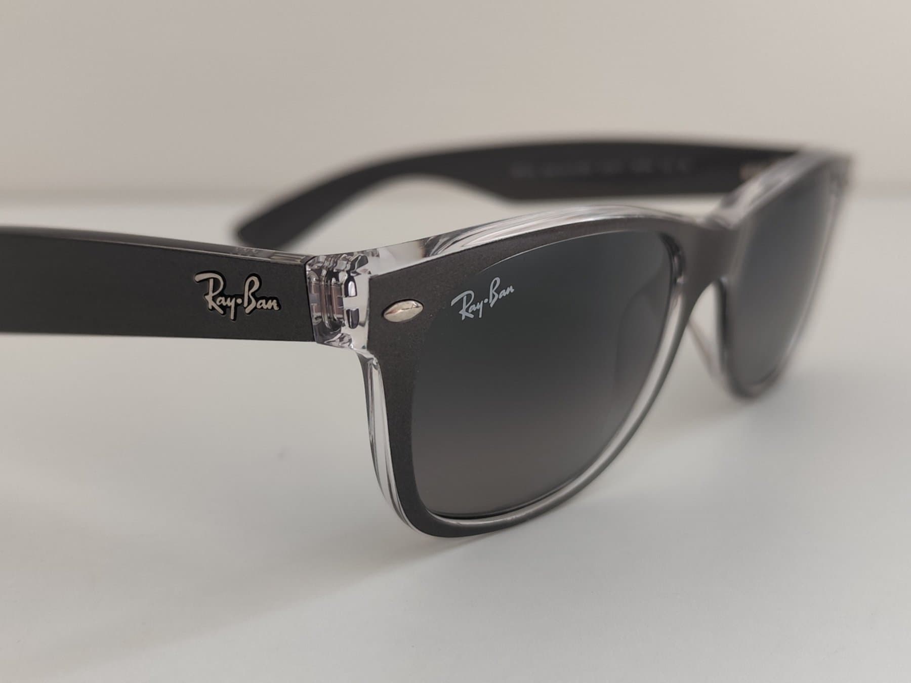 Ray-Ban New Wayfarer Solglasögon RB 2132
