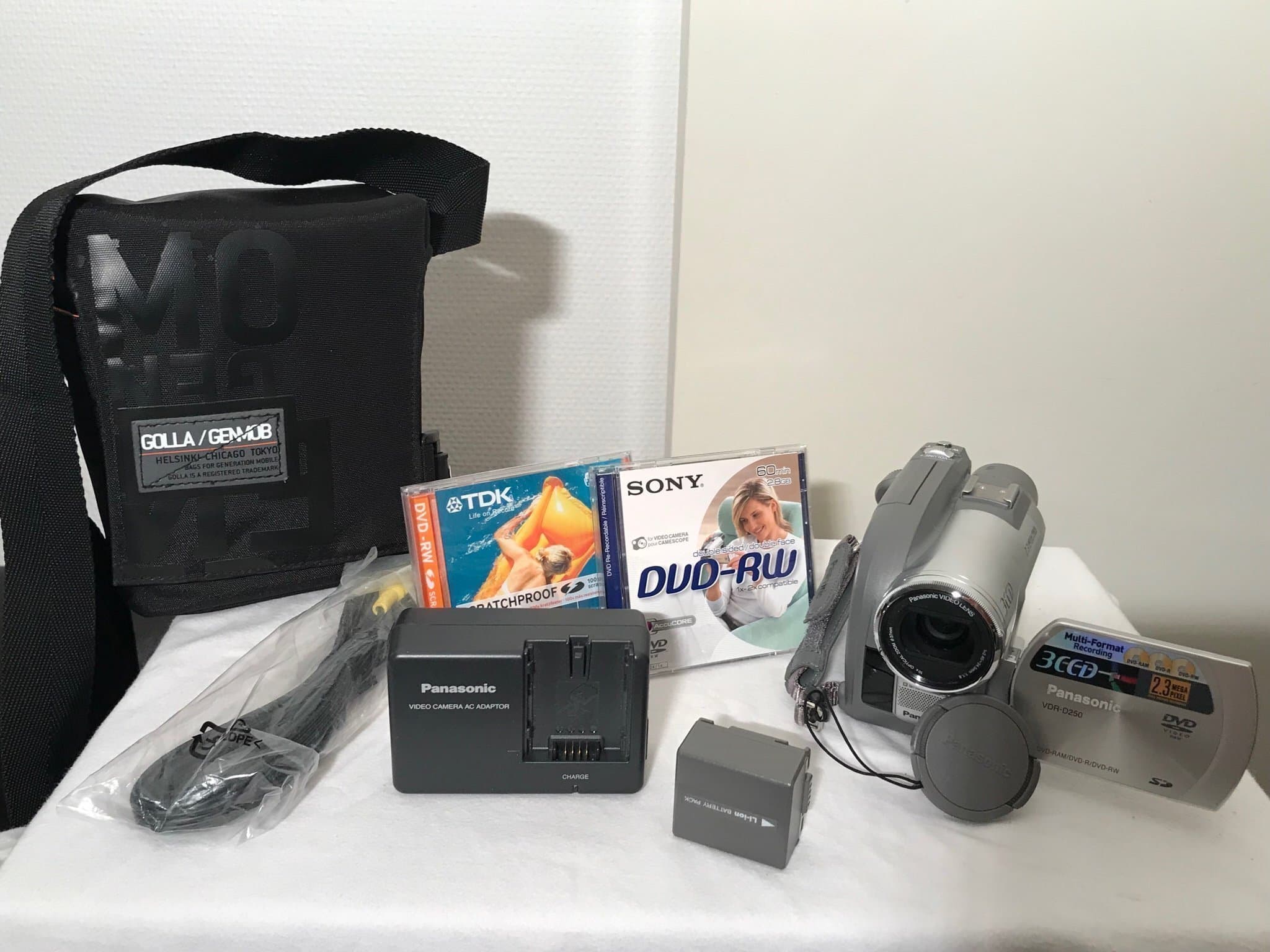 Panasonic VDR-D250 DVD-kamera 3CCD FUNGERAR PERFEKT*KOMPLETT* SPARSAMT ANVÄND*