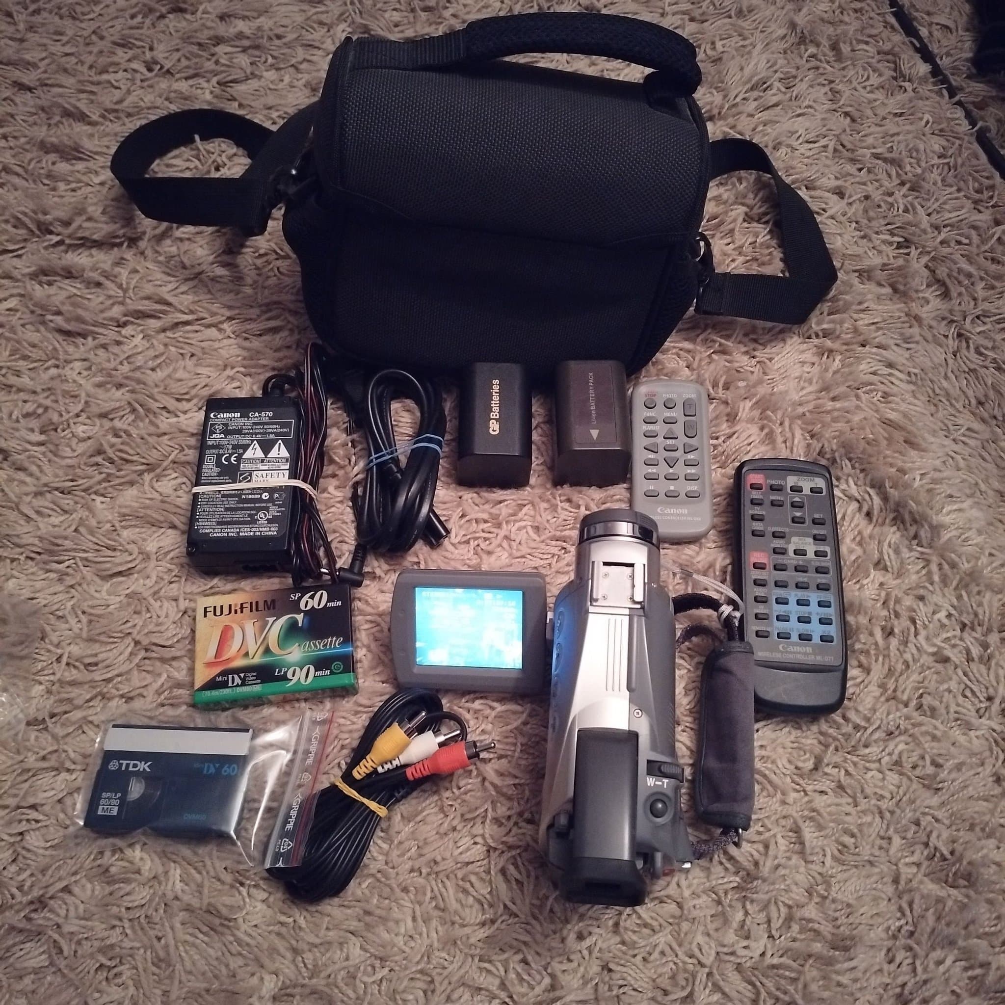 Canon DM-MV600E MINI DV *Digital Videokamera med alla tillbehör