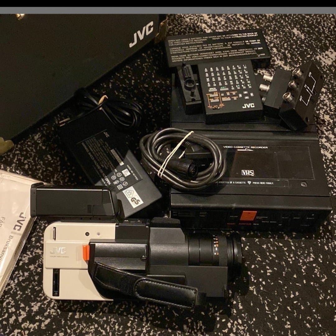 JVC Videokamera med video recorder och alla tillbehör *RARITET*