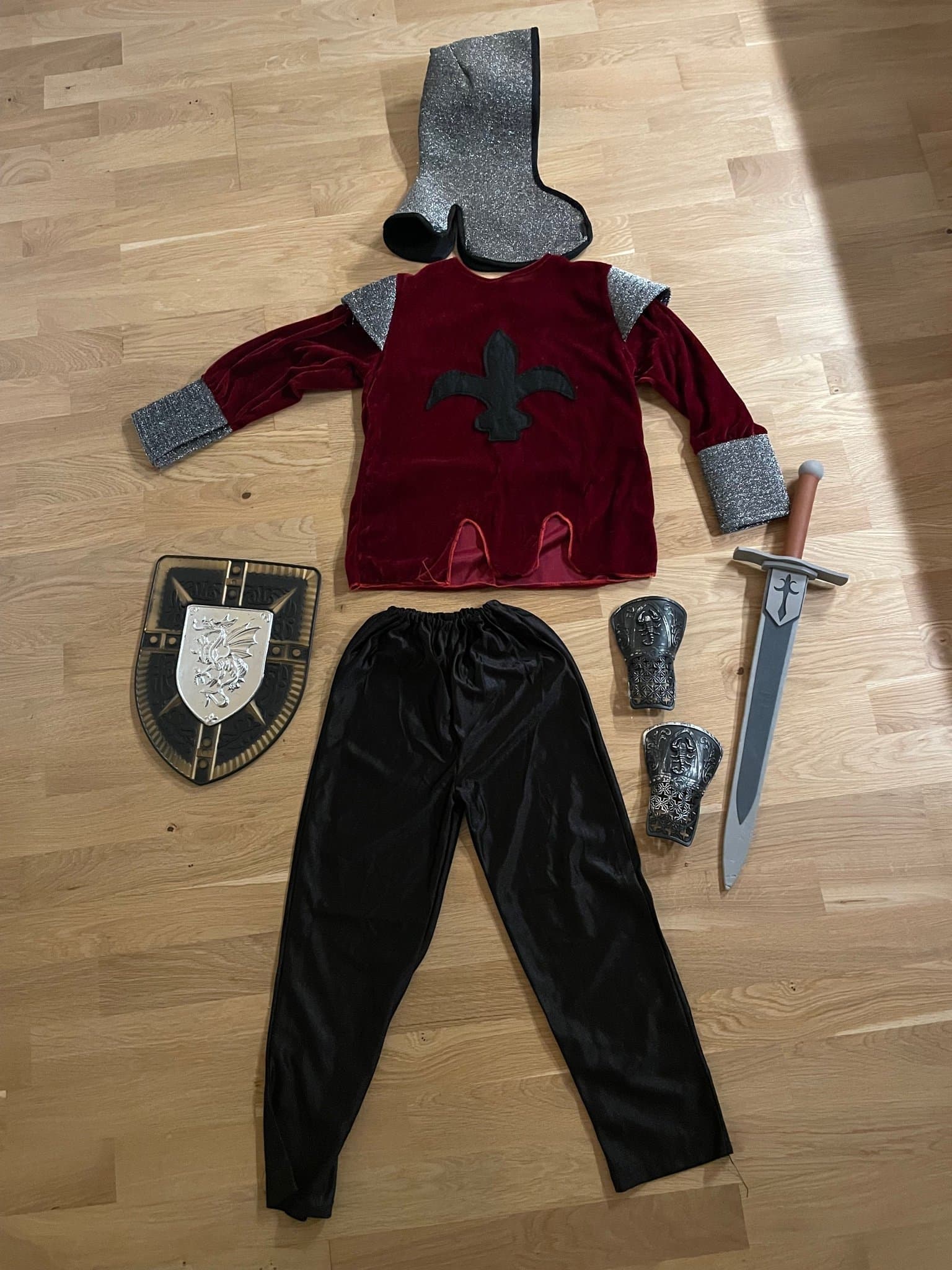 Riddare utklädningskläder, maskeradkläder storlek 4-6 år