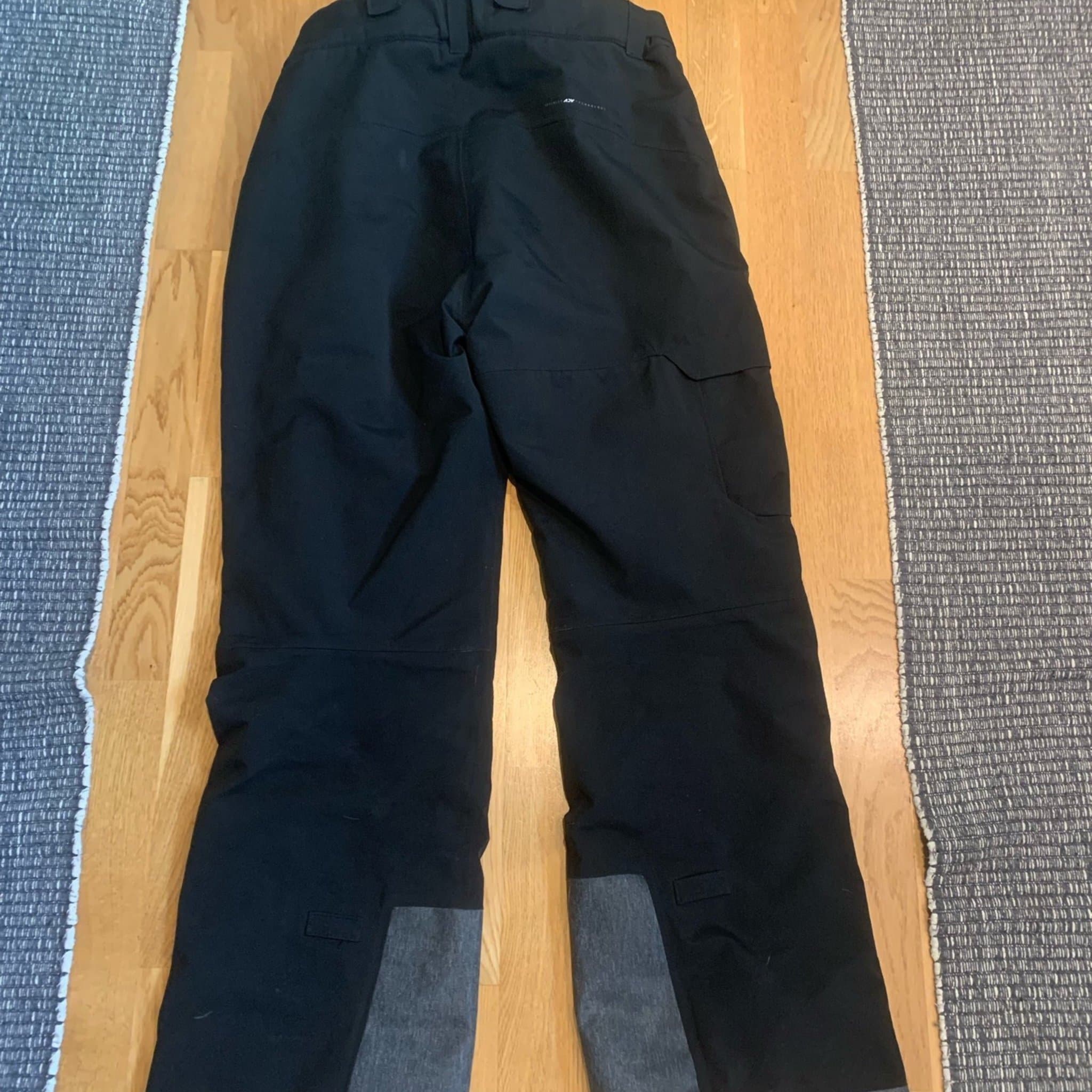 Svarta Everest skidbyxor vattenpelare 10 000 stl L