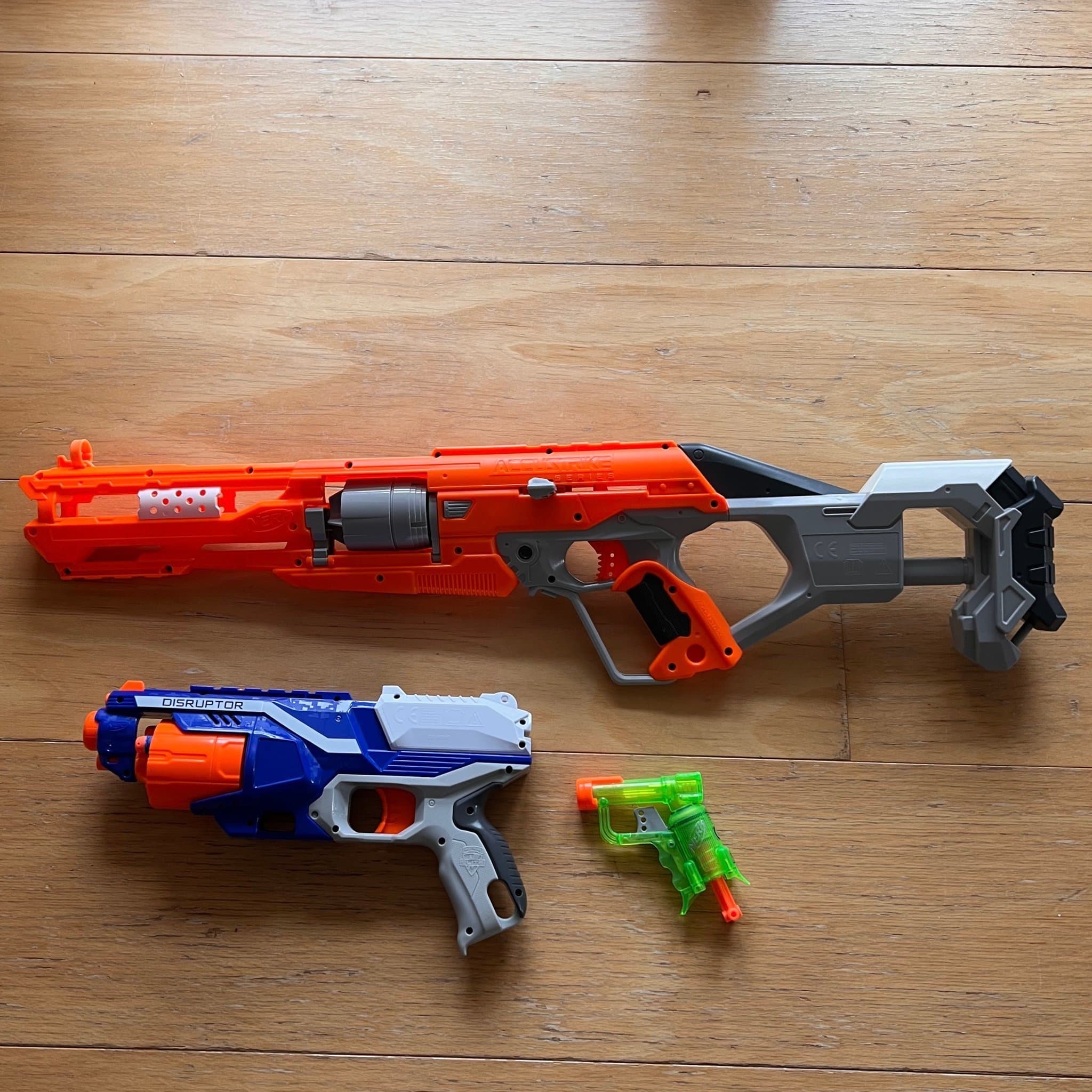 Nerf AlphaHawk och Nerf Disruptor