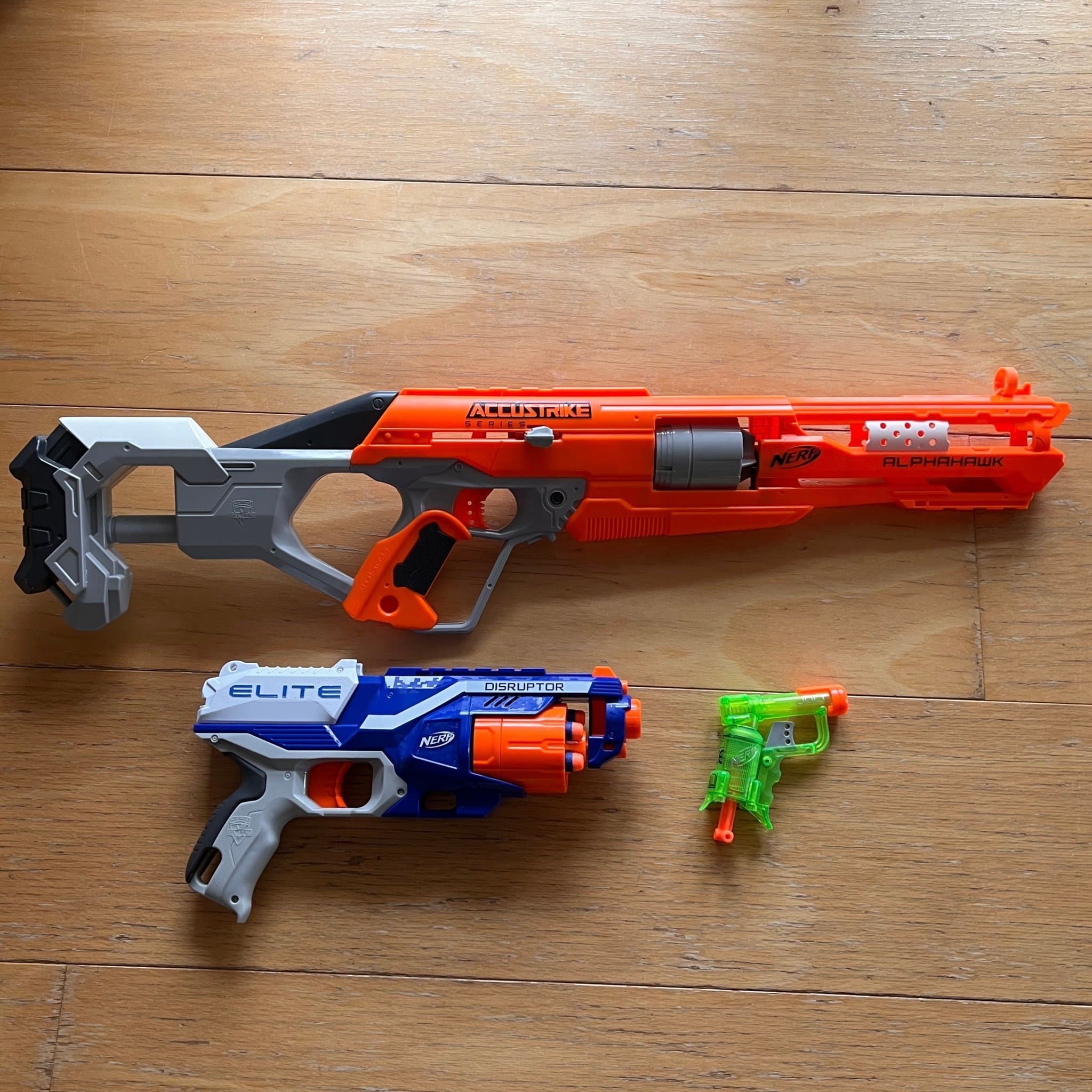 Nerf AlphaHawk och Nerf Disruptor