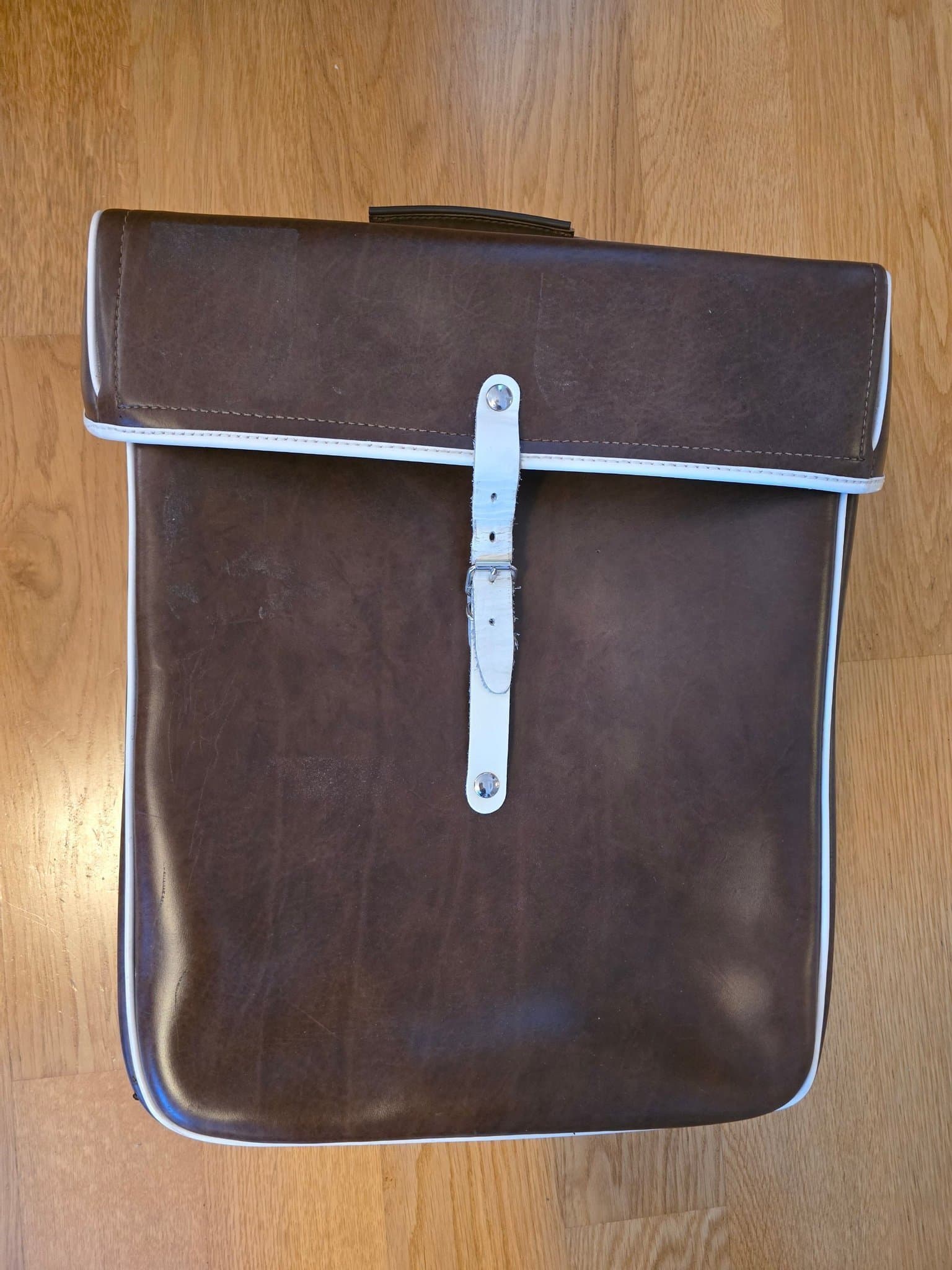 Vintage cykelväska, mopedväska. Välbevarad.