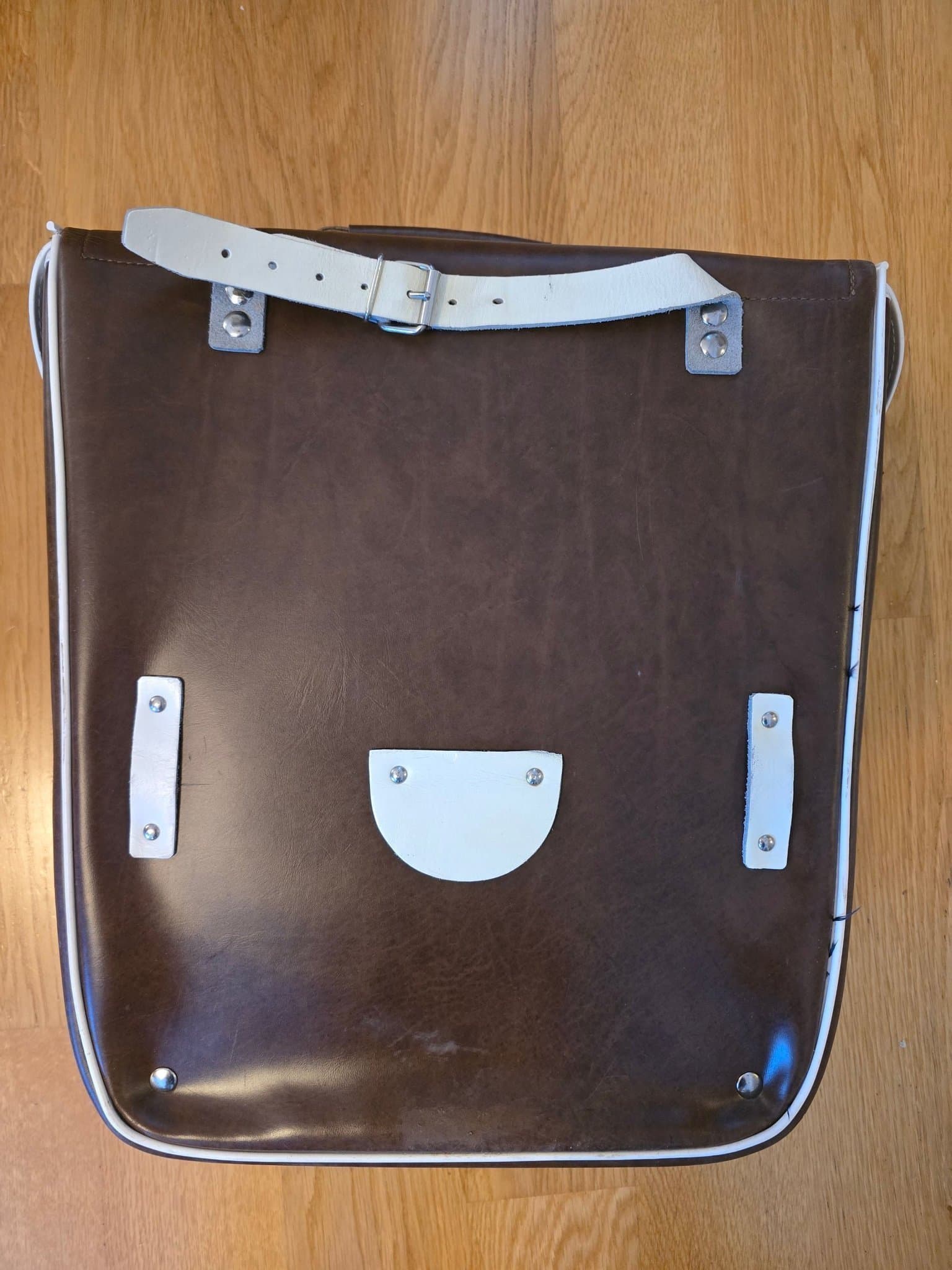 Vintage cykelväska, mopedväska. Välbevarad.