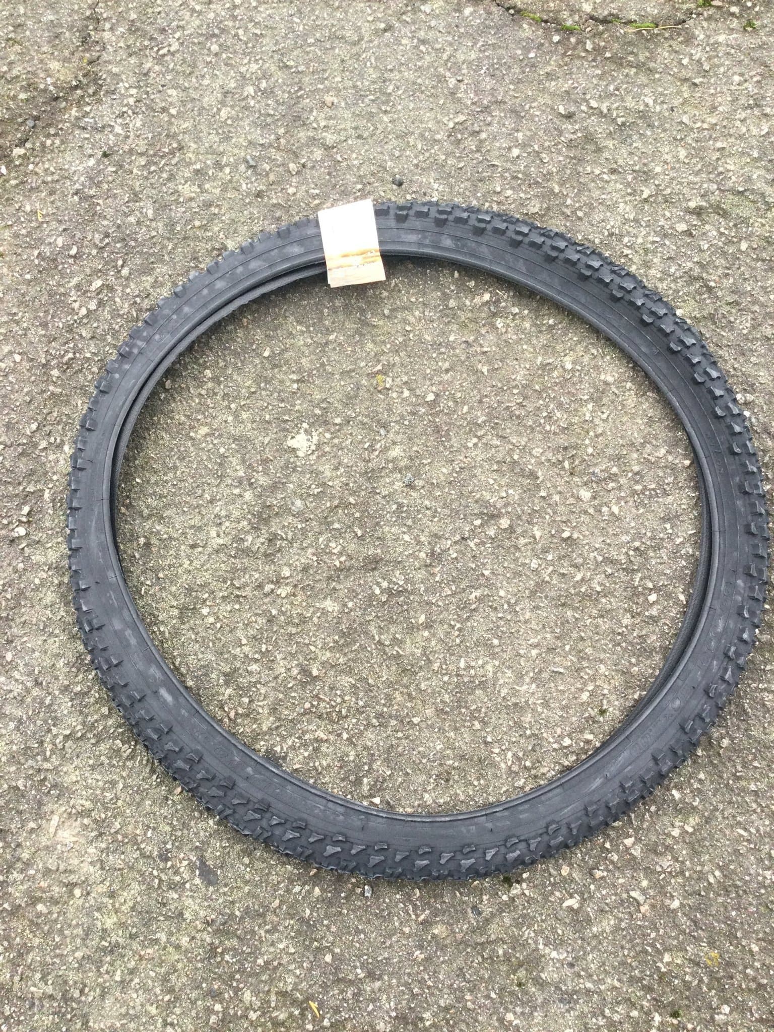 FEM 5 st nya MTB däck Duro 26x2.00 54-599 från nedlagd verkstad butik Fynd