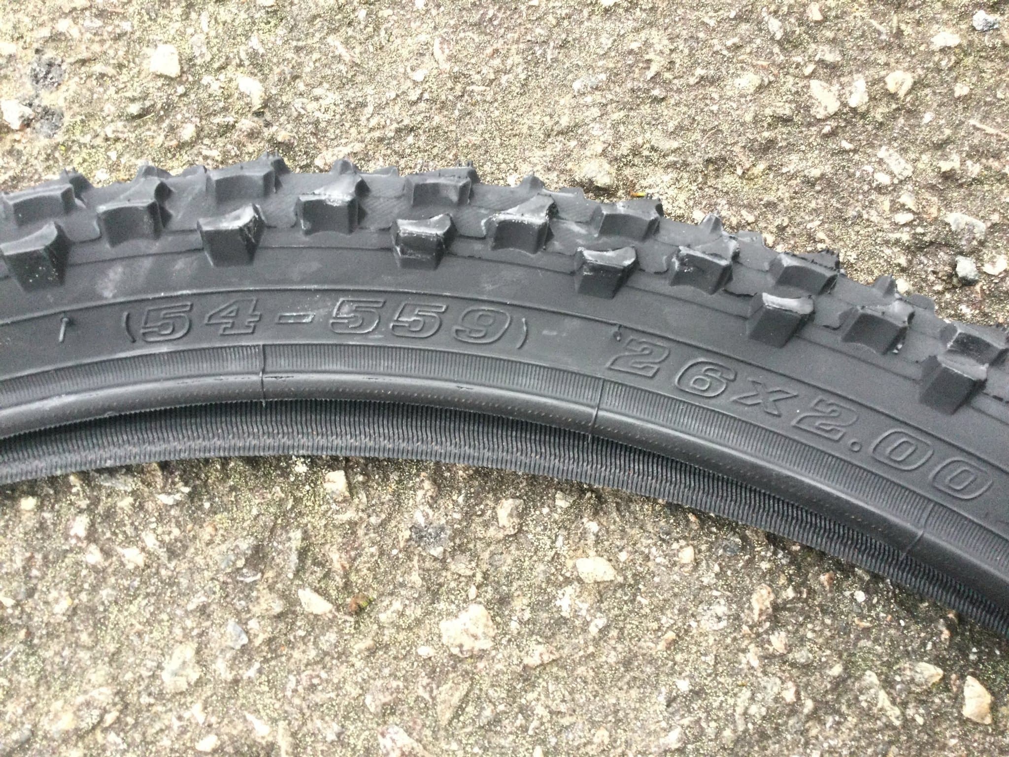 FEM 5 st nya MTB däck Duro 26x2.00 54-599 från nedlagd verkstad butik Fynd