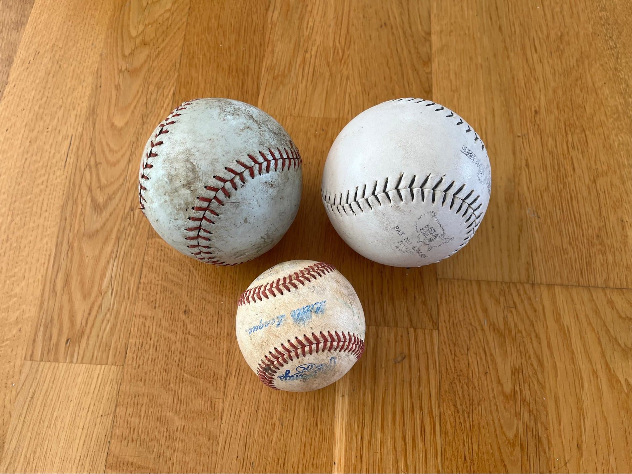 3st basebollar enl. bilder.