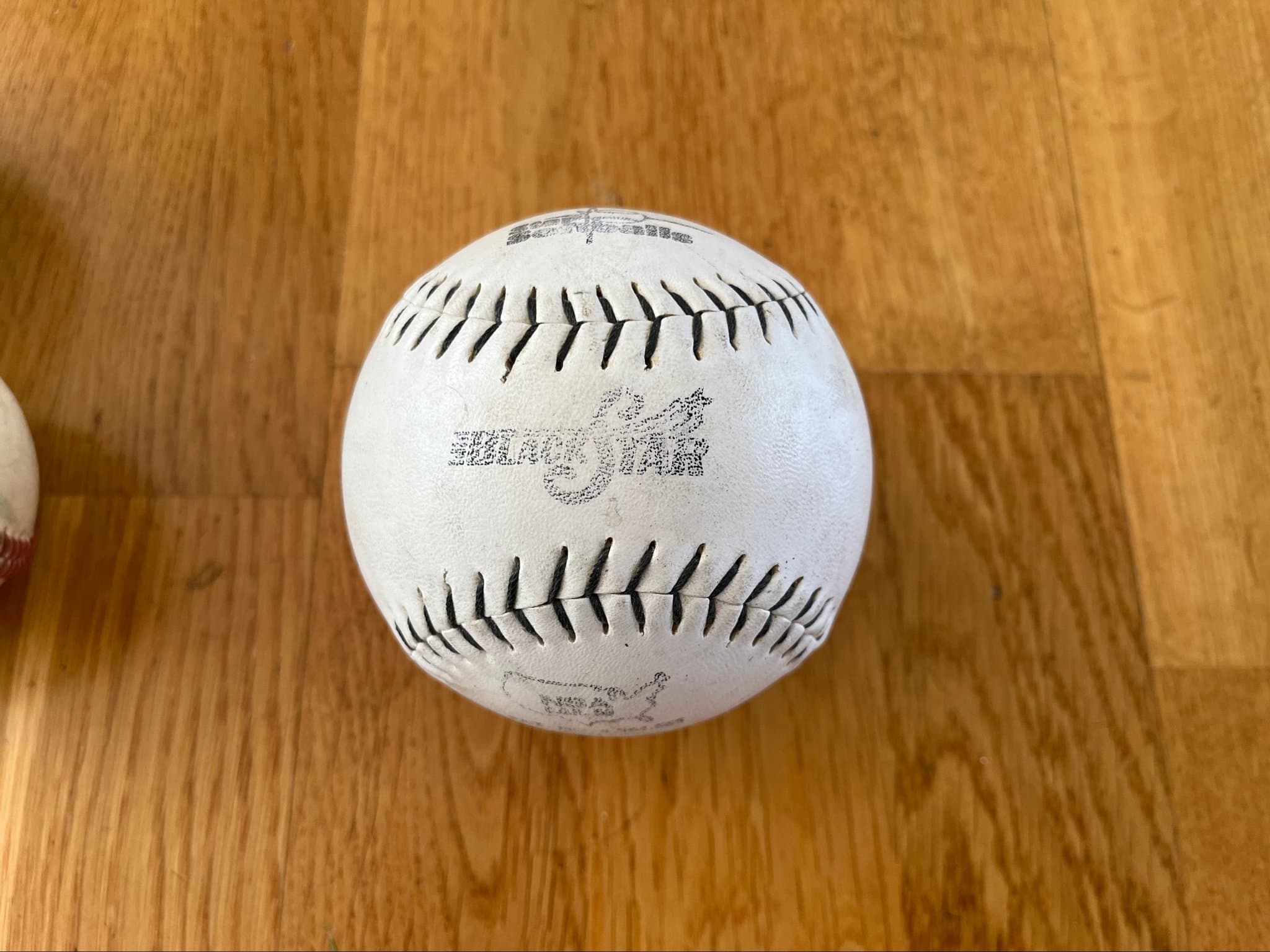 3st basebollar enl. bilder.