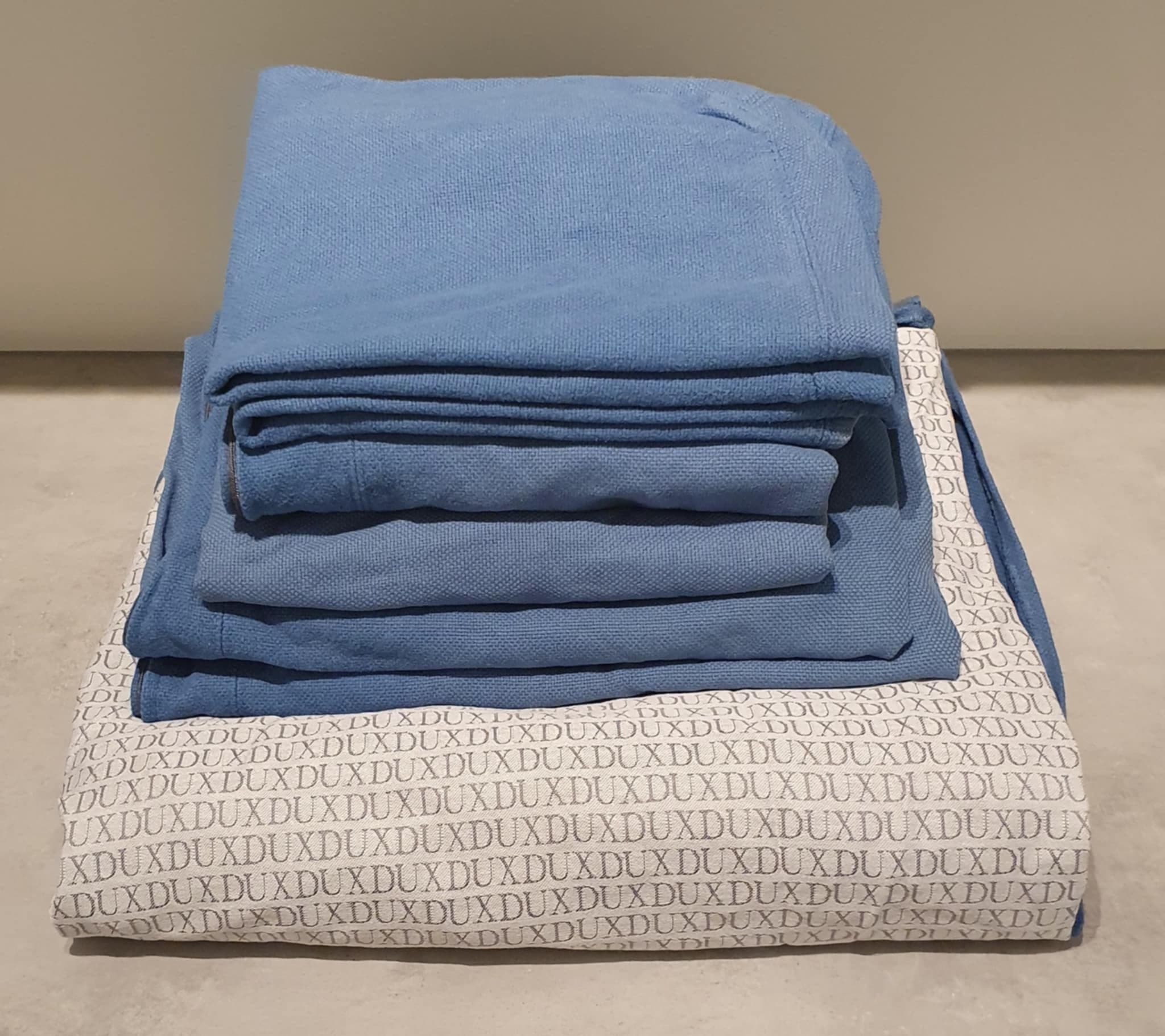 DUX klädsel och kuddar till soffa, mest troligt till modell SIDELINE, Duvblå