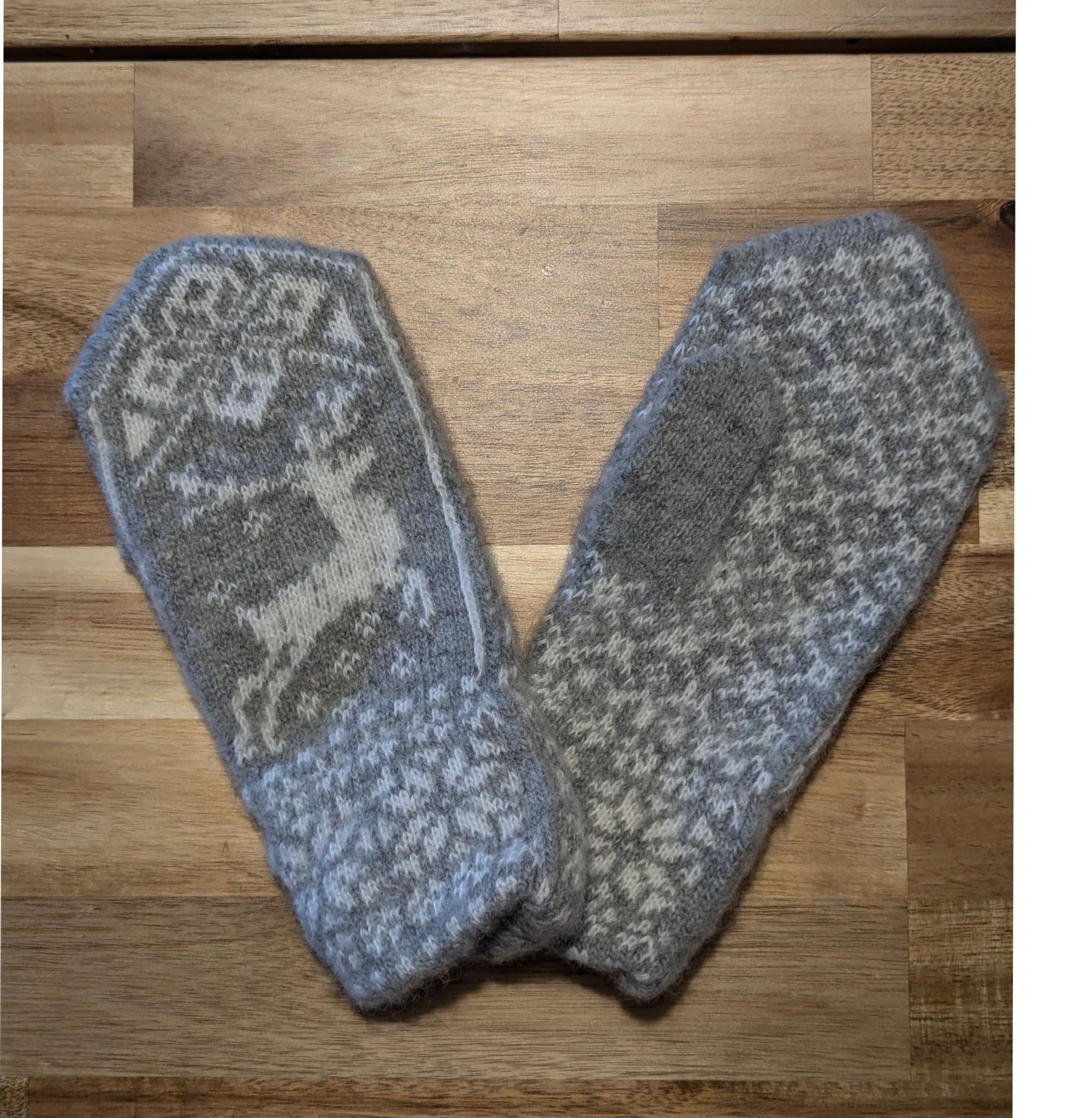 Gotländska ullvantar. 100% ull. Tumvantar. Vantar