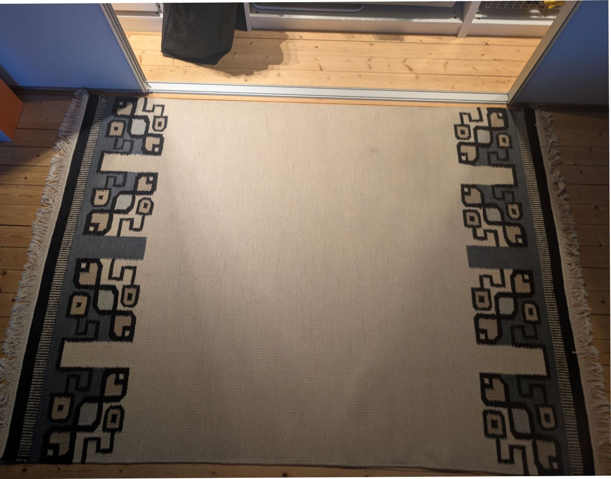 Handvävd ullmatta 140x200 cm - Geometriskt och skandinaviskt mönster