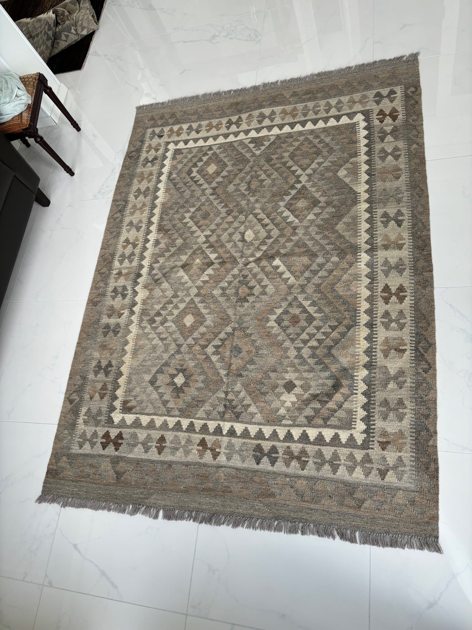 Hand-knotted Kelim Rug 153 x 206 cm