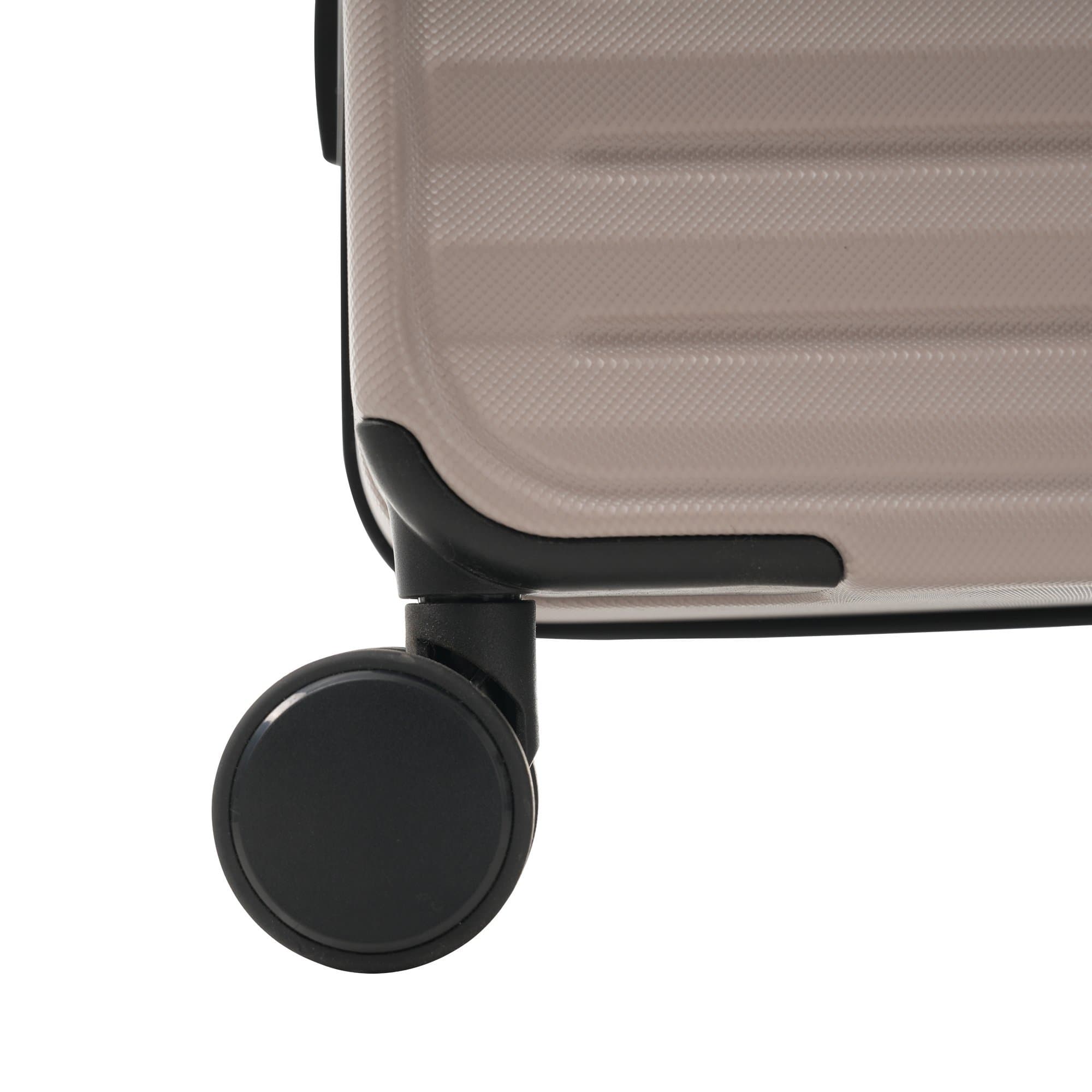 Three-piece suitcases – Innovative design with front opening + cup holders