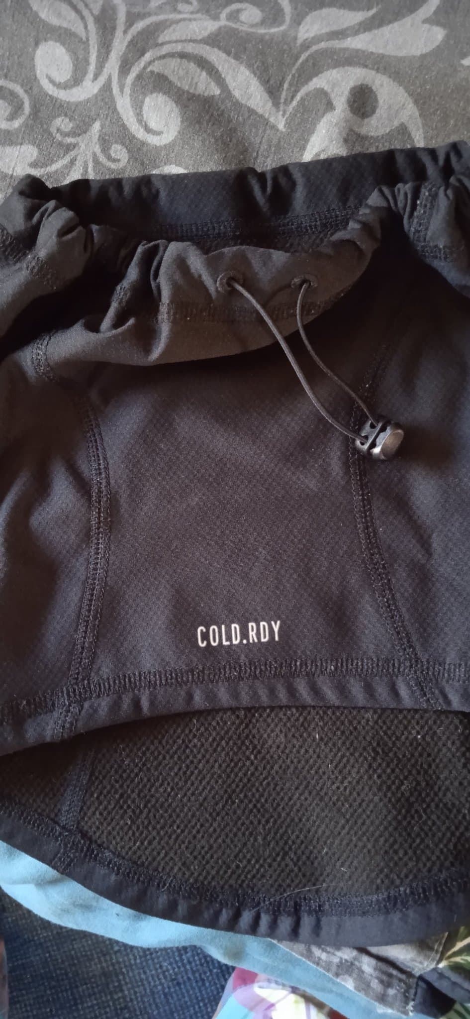 Adidas svart ansiktsmask, storlek S