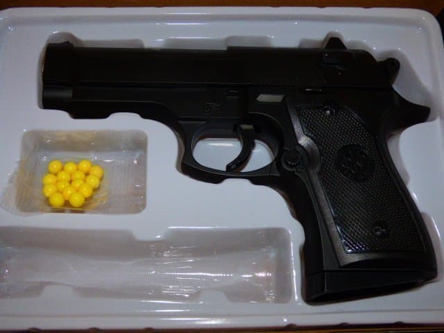 MPK-V1 METALL AIRSOFT PISTOL + 500 st BBS kulor på köpet!