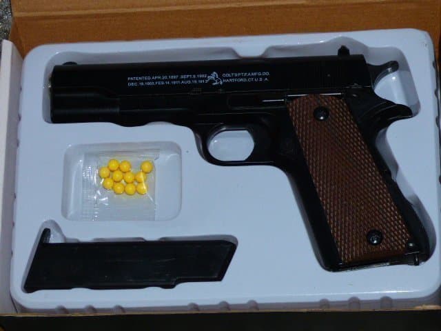 METALL AIR SOFT PISTOL MPK-C8 + 500 st BBS kulor på köpet!