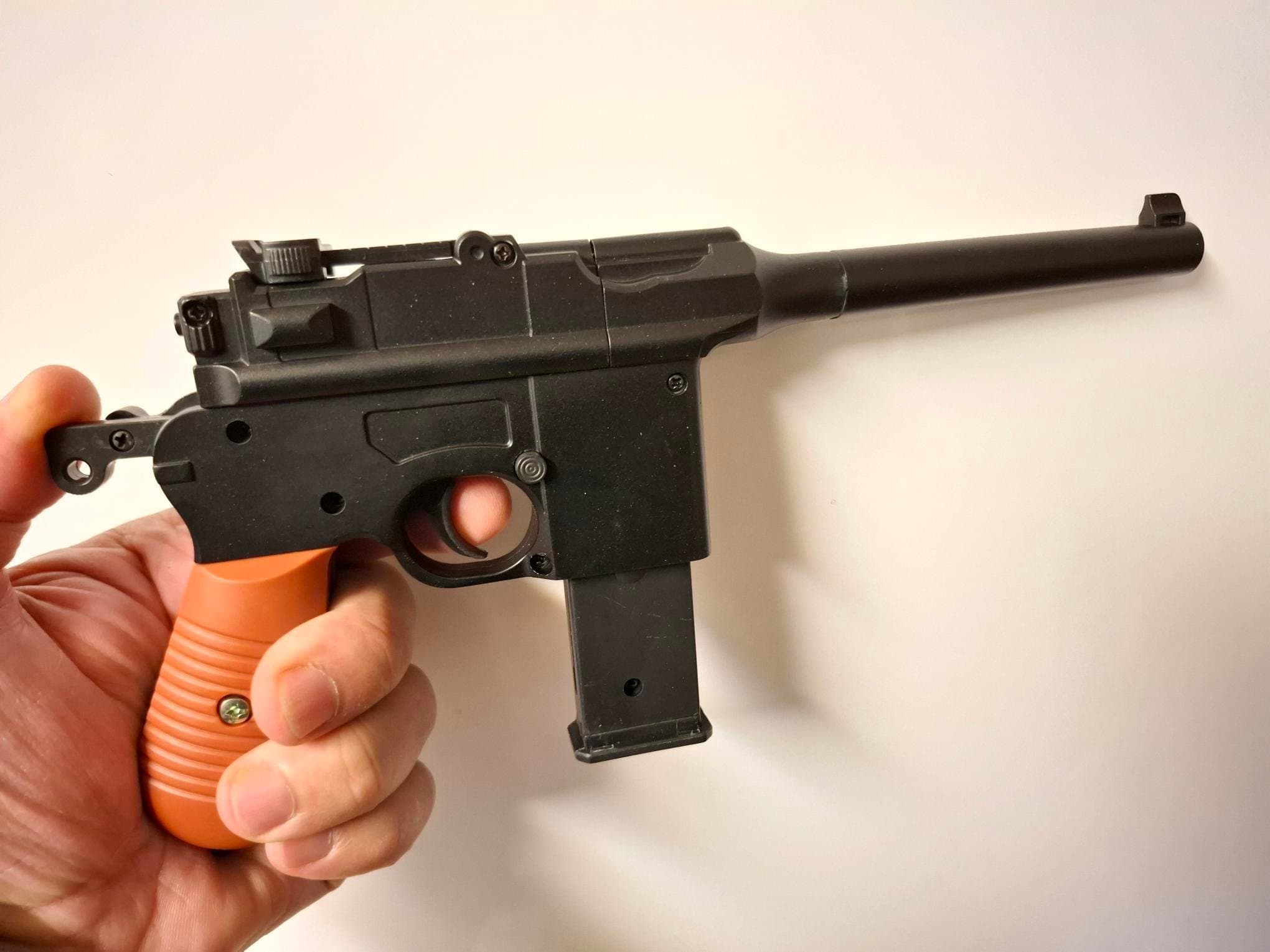 Soft Air Gun i legerings metall (zinc alloy) och plast , Airsoft pistol , ny