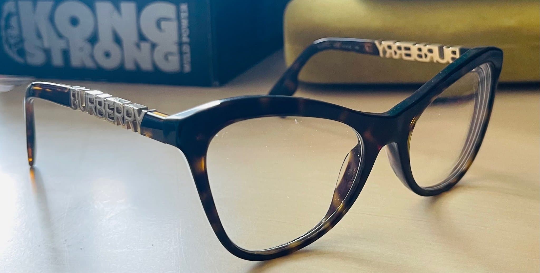 Burberry B2373-U 3002 glasögon för Women i Black/Brown/Gold