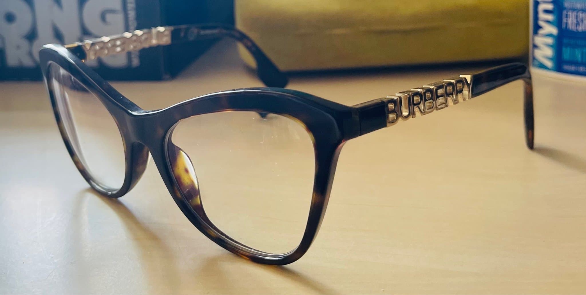 Burberry B2373-U 3002 glasögon för Women i Black/Brown/Gold