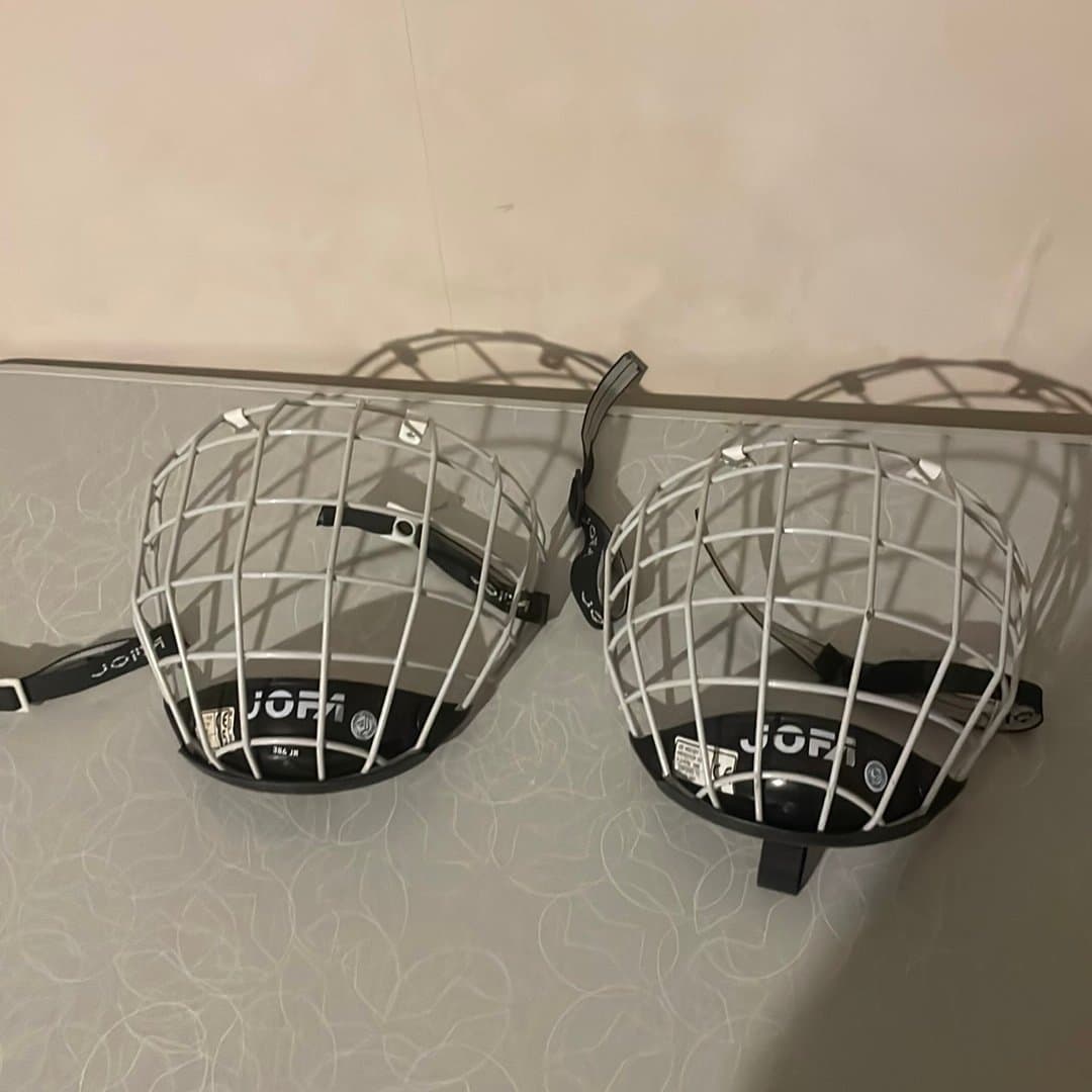 Två Jofa hockeygaller