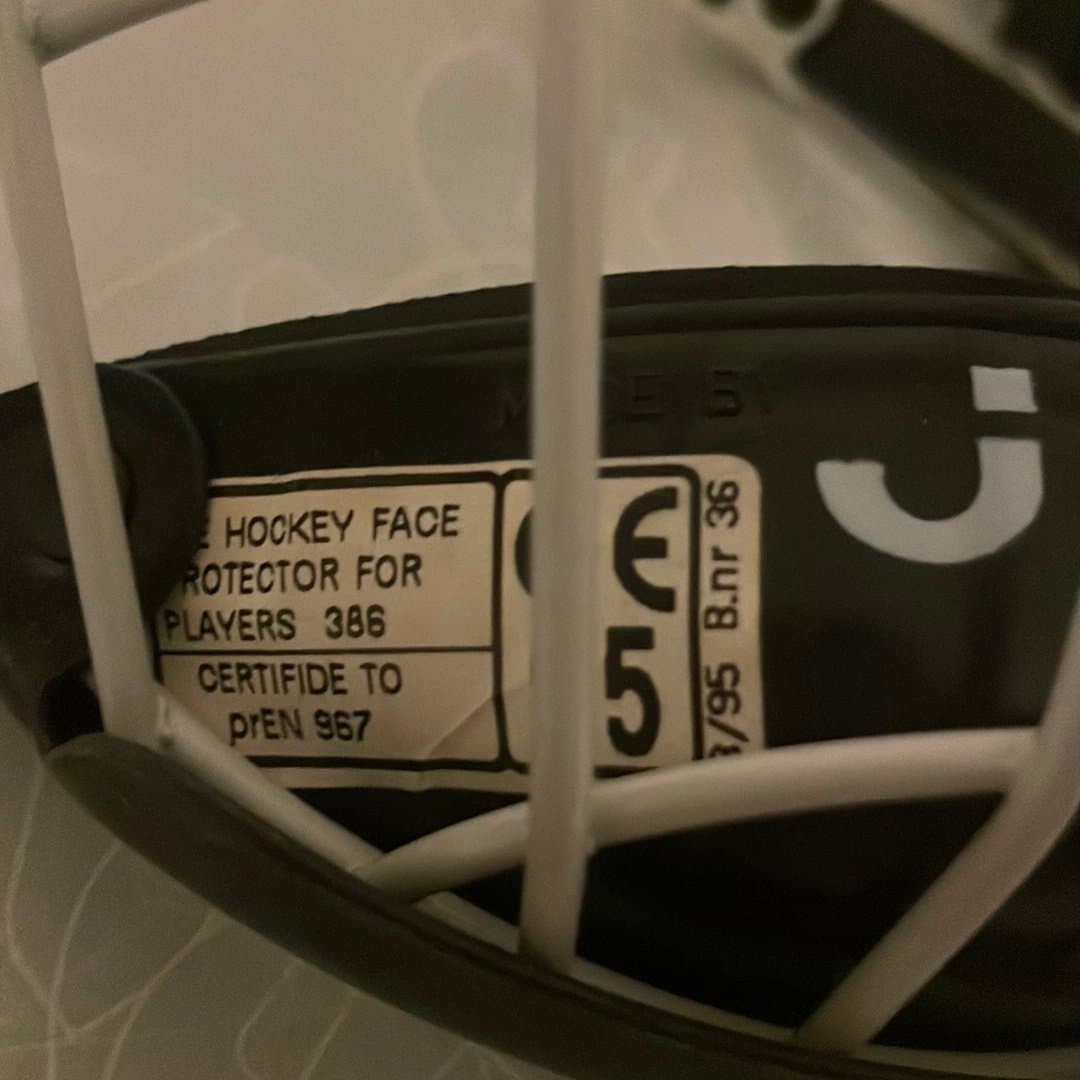 Två Jofa hockeygaller