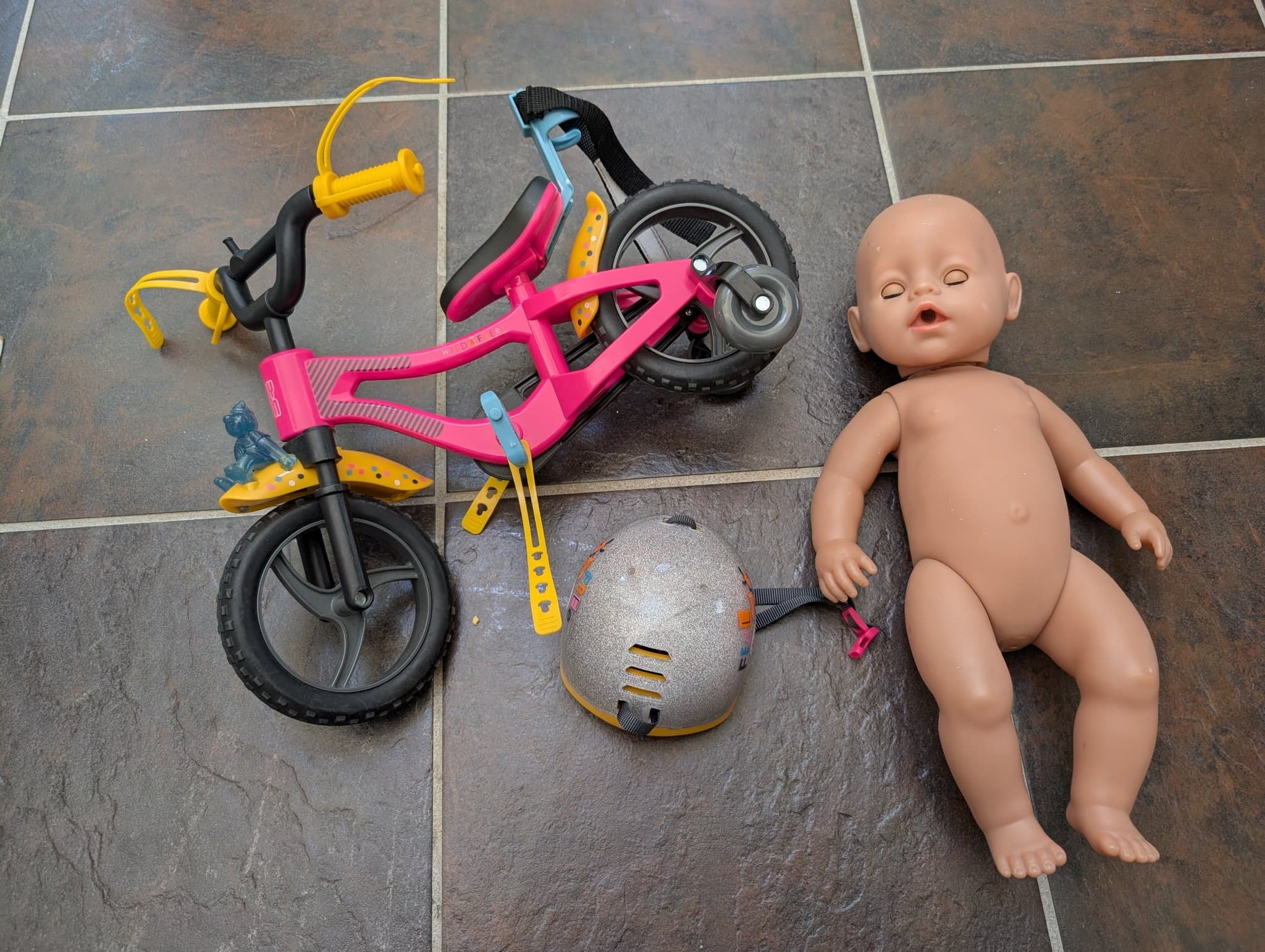 Baby Born Docka Luvabella med Cykel och Hjälm