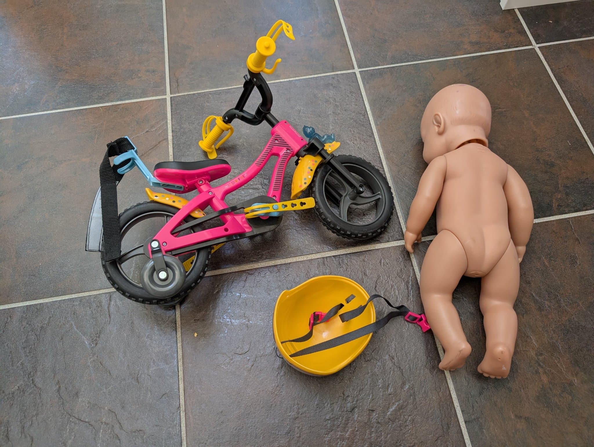 Baby Born Docka Luvabella med Cykel och Hjälm