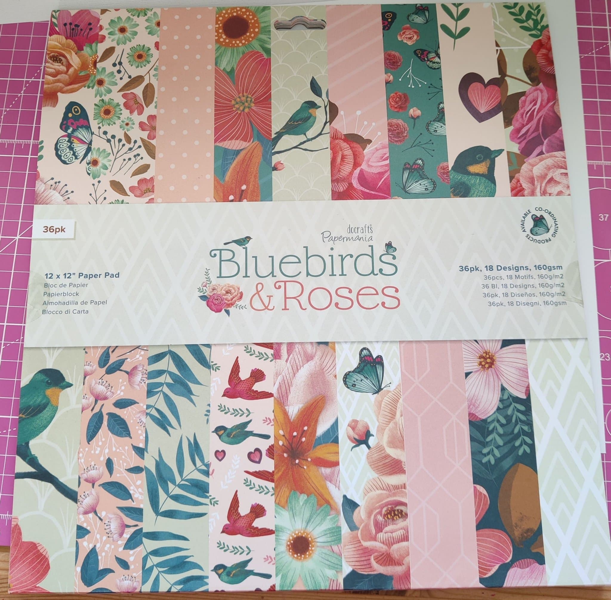 Paperpad Docrafts papermania Bluebirds & Roses 12"X12" Scrapbooking