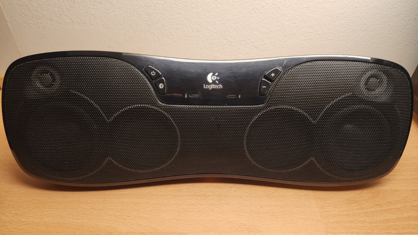 Logitech Z715 trådlös Bluetooth-högtalare med laddare – kraftfull ljudkvalitet