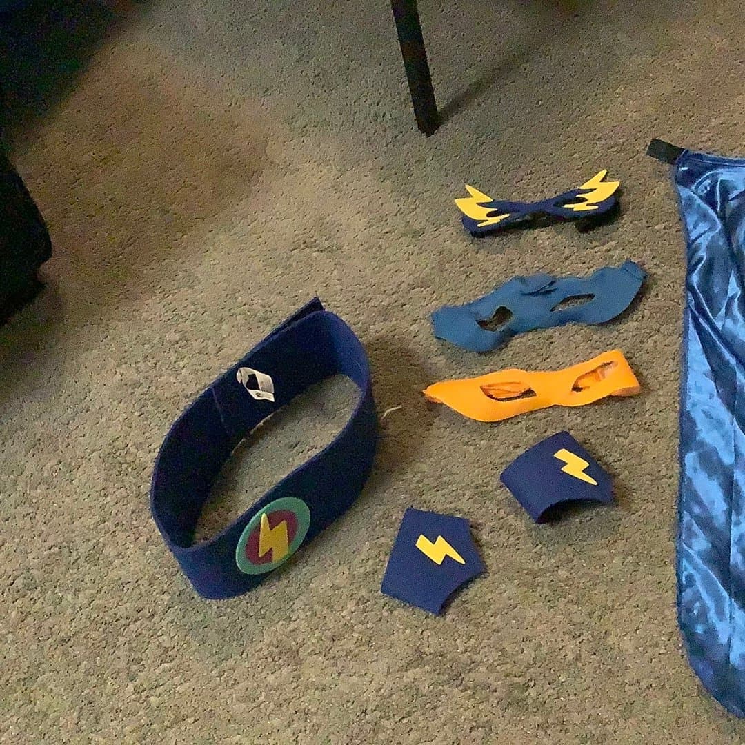 Superhjälte-utklädnad med cape och masker superhjälte