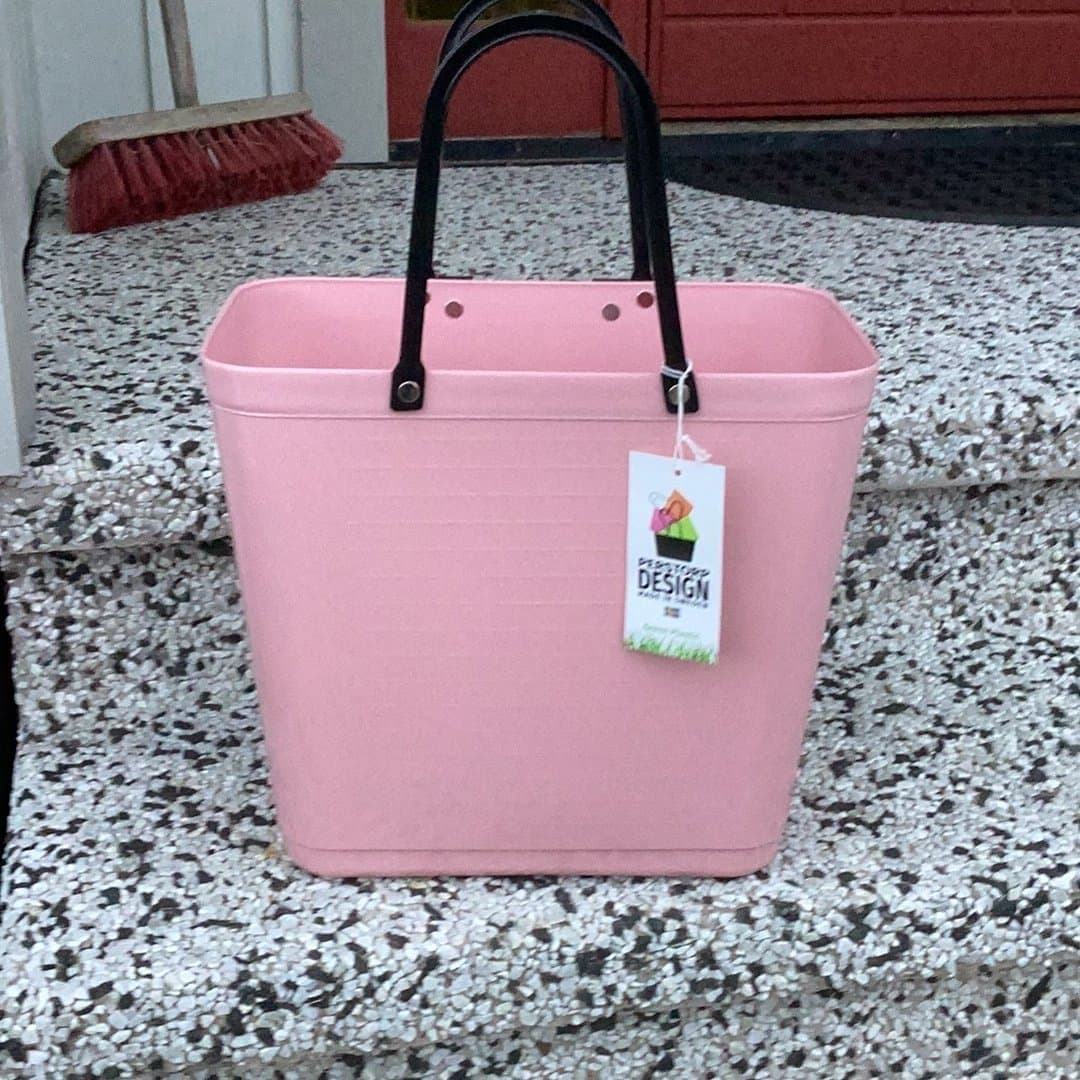 Perstorp Design rosa cykelväska med svarta handtag green plastic made in Sweden